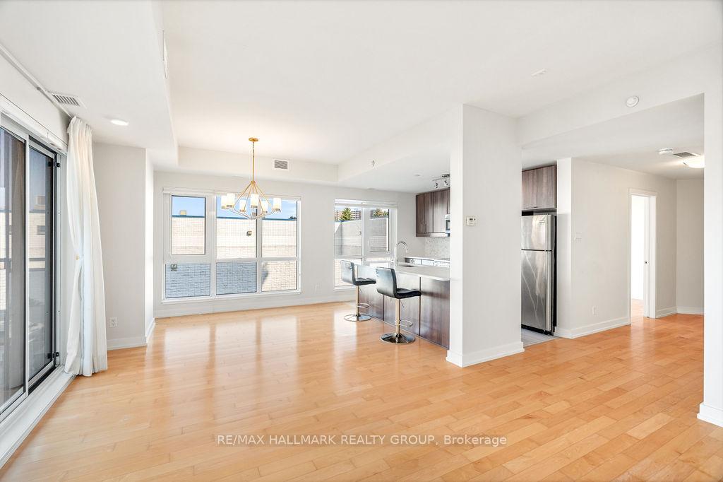 Photo 7 of Unit 210, 330 Titan Private, Ottawa, Borden Farm/Stewart Farm/Carleton Heights/Parkwood Hills — HOMEH