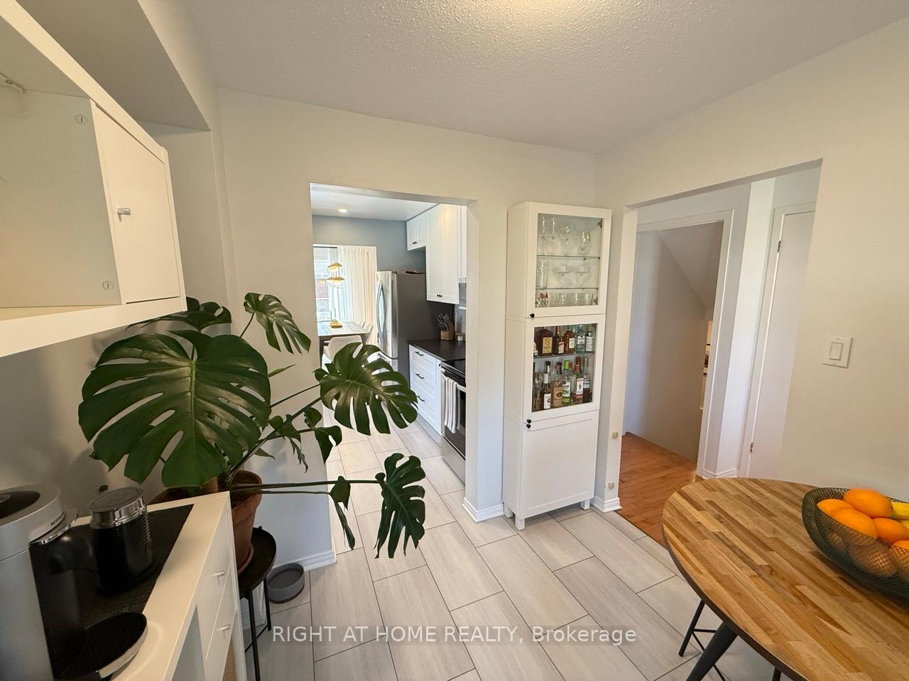 Photo 6 of Unit 16, 1097 Ewing Street, Ottawa, Hunt Club Park — HOMEH