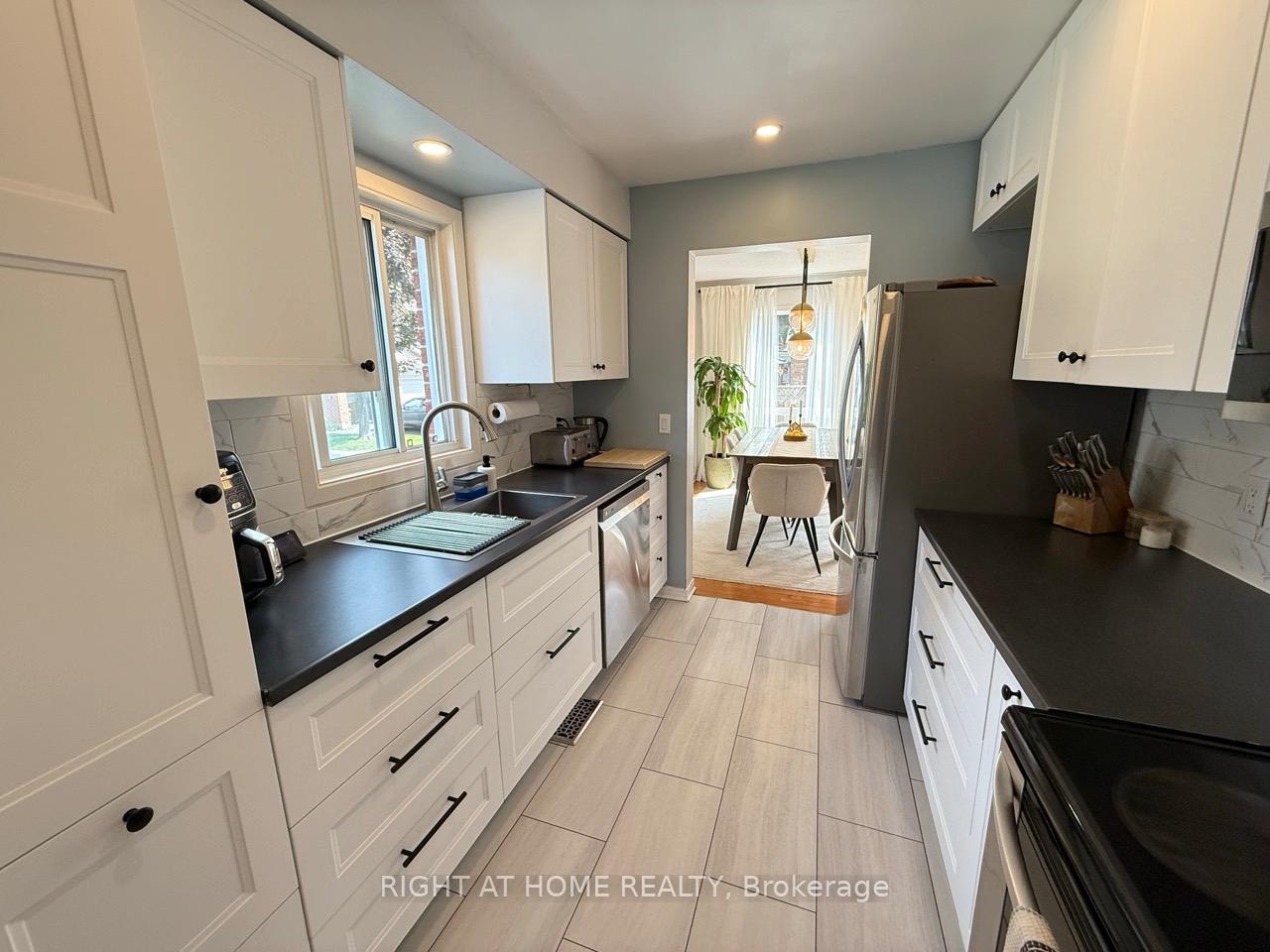 Photo 8 of Unit 16, 1097 Ewing Street, Ottawa, Hunt Club Park — HOMEH