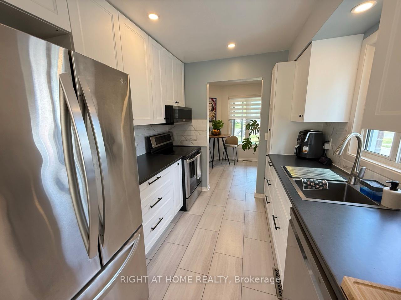Photo 9 of Unit 16, 1097 Ewing Street, Ottawa, Hunt Club Park — HOMEH