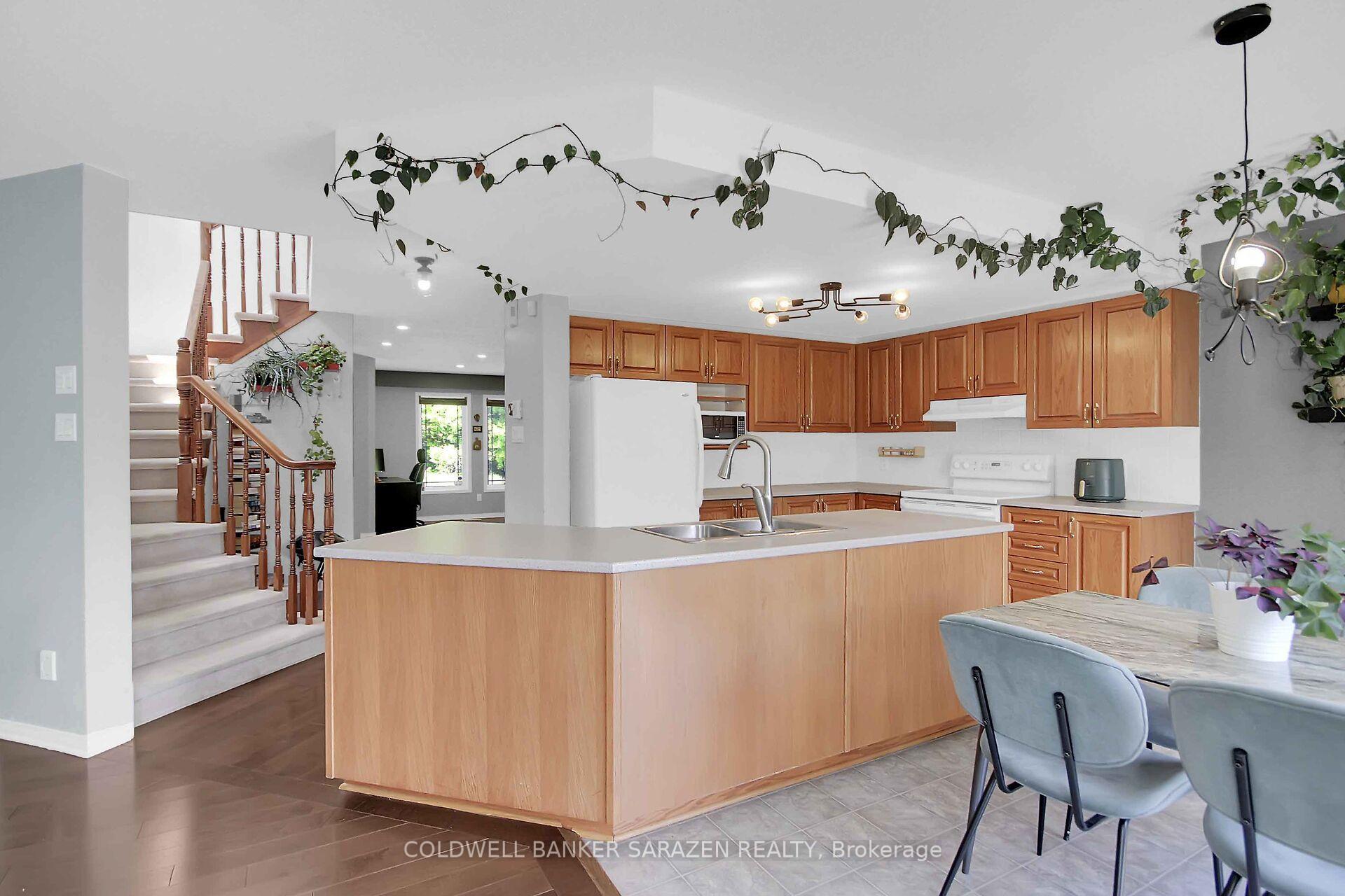 Photo 7 of 375 Cresthaven Drive, Ottawa, Barrhaven - Strandherd — HOMEH