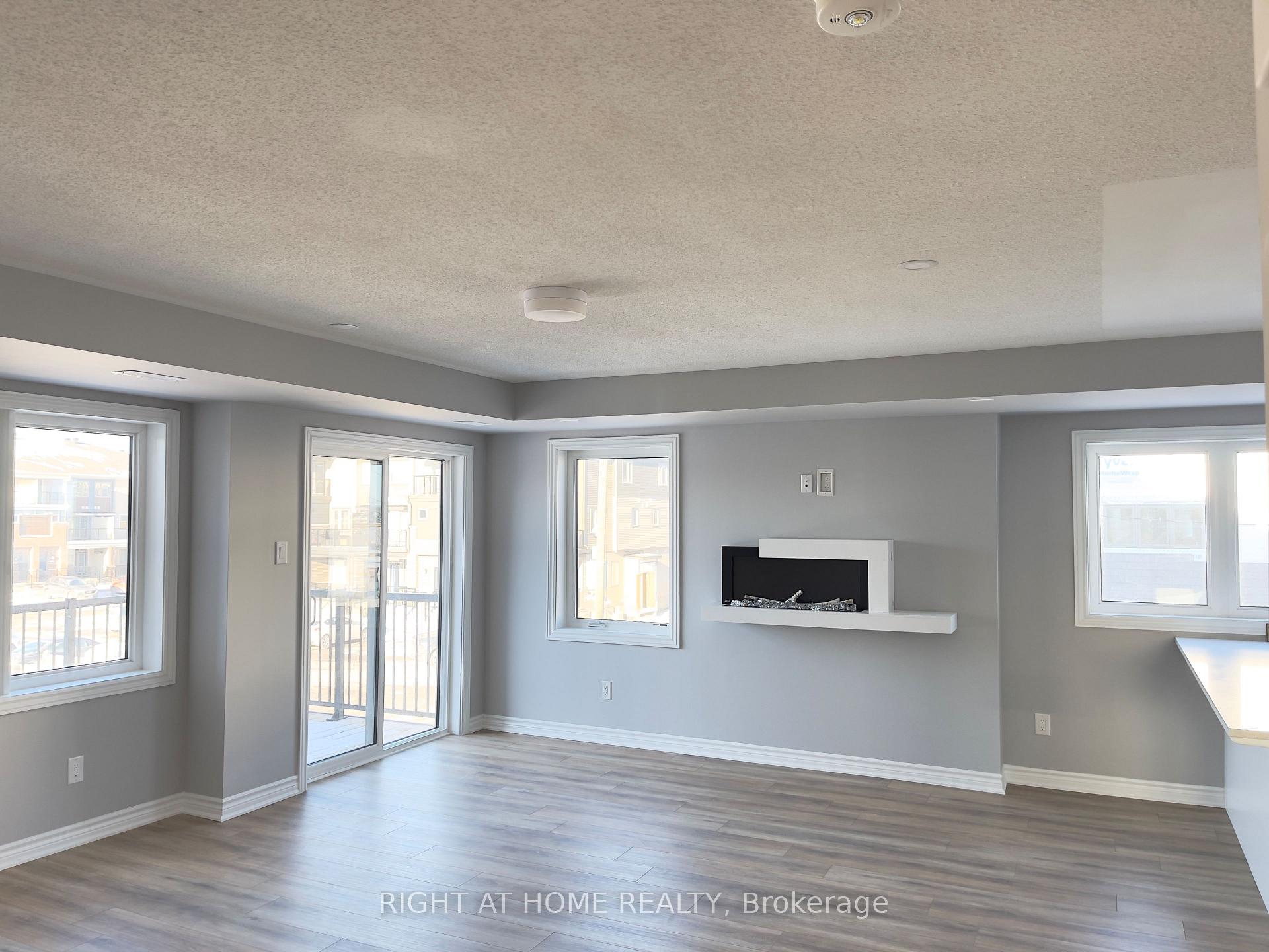 Photo 3 of 712 Lapland Private, Ottawa, Kanata - Emerald Meadows/Trailwest — HOMEH