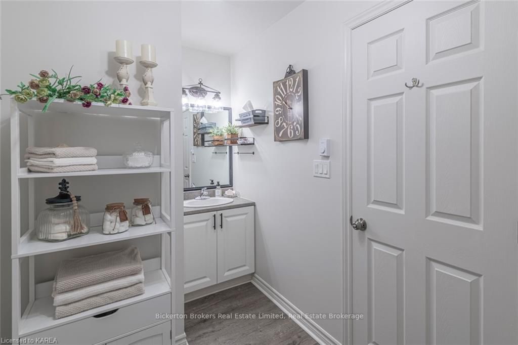 Photo 8 of Unit 1101, 237 Oak Street, Gananoque — HOMEH