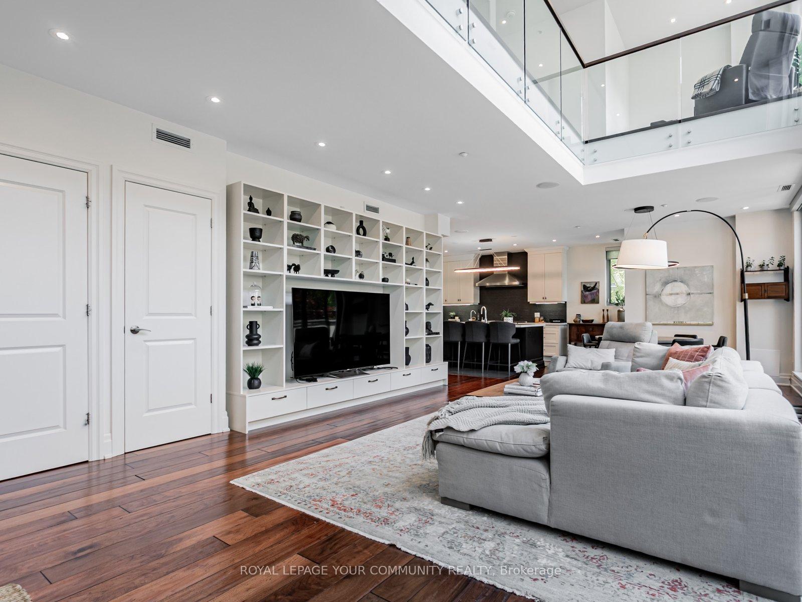 Photo 5 of Unit 206, 1 Rainsford Road, Toronto, The Beaches — HOMEH