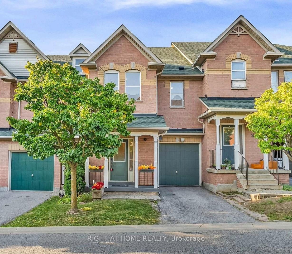 Photo 1 of 12 Walter Thomas Way, Markham, Buttonville — HOMEH