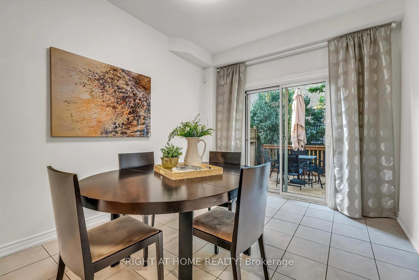 Photo 9 of 12 Walter Thomas Way, Markham, Buttonville — HOMEH