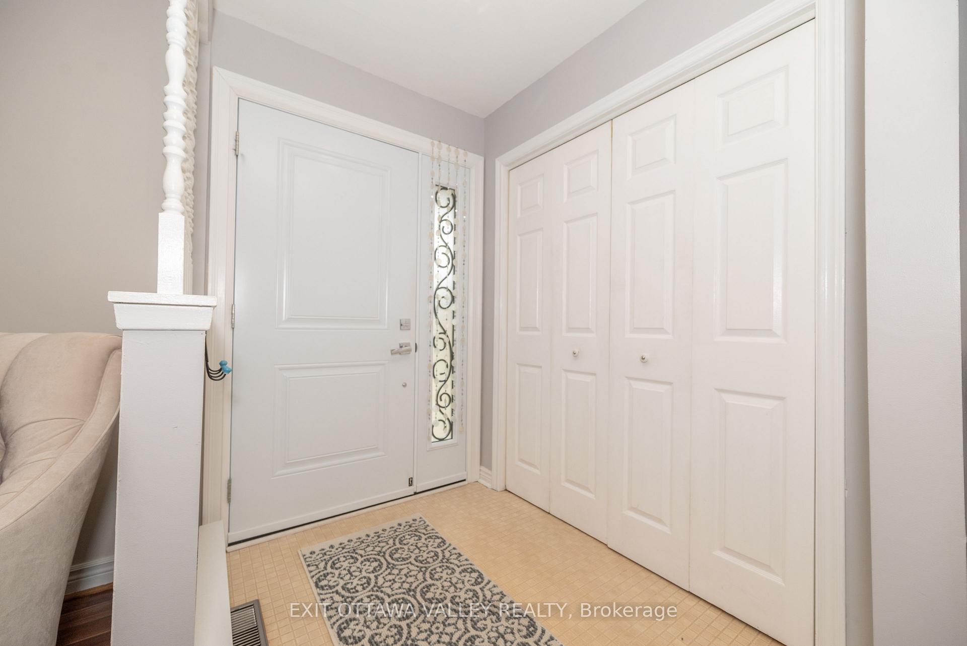 Photo 5 of 127 Frontenac Crescent, Deep River — HOMEH