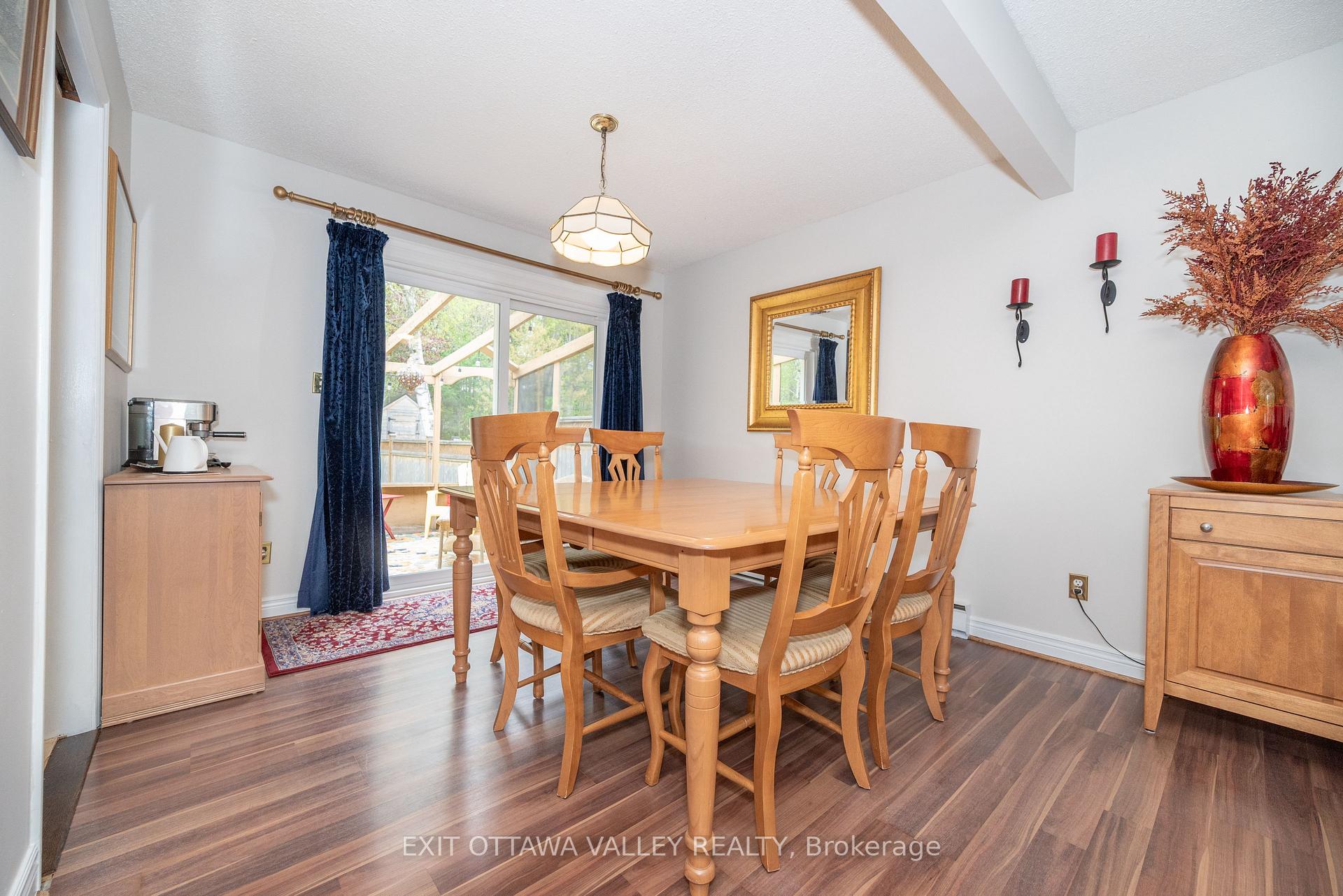 Photo 10 of 127 Frontenac Crescent, Deep River — HOMEH