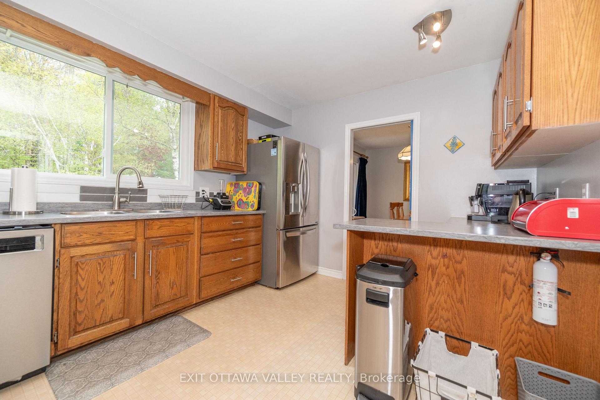Photo 13 of 127 Frontenac Crescent, Deep River — HOMEH
