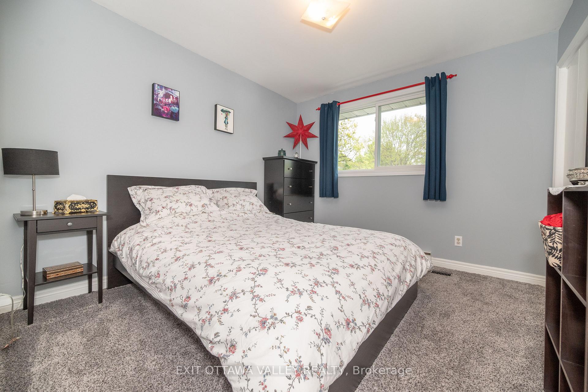 Photo 14 of 127 Frontenac Crescent, Deep River — HOMEH