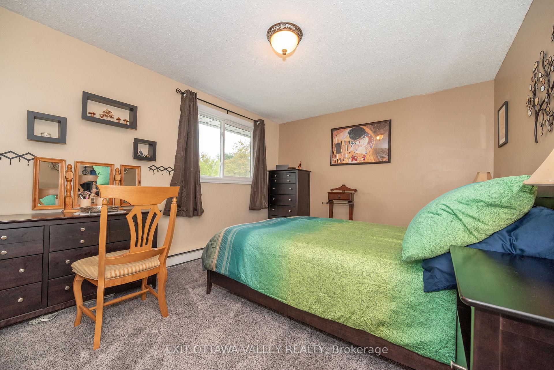 Photo 15 of 127 Frontenac Crescent, Deep River — HOMEH