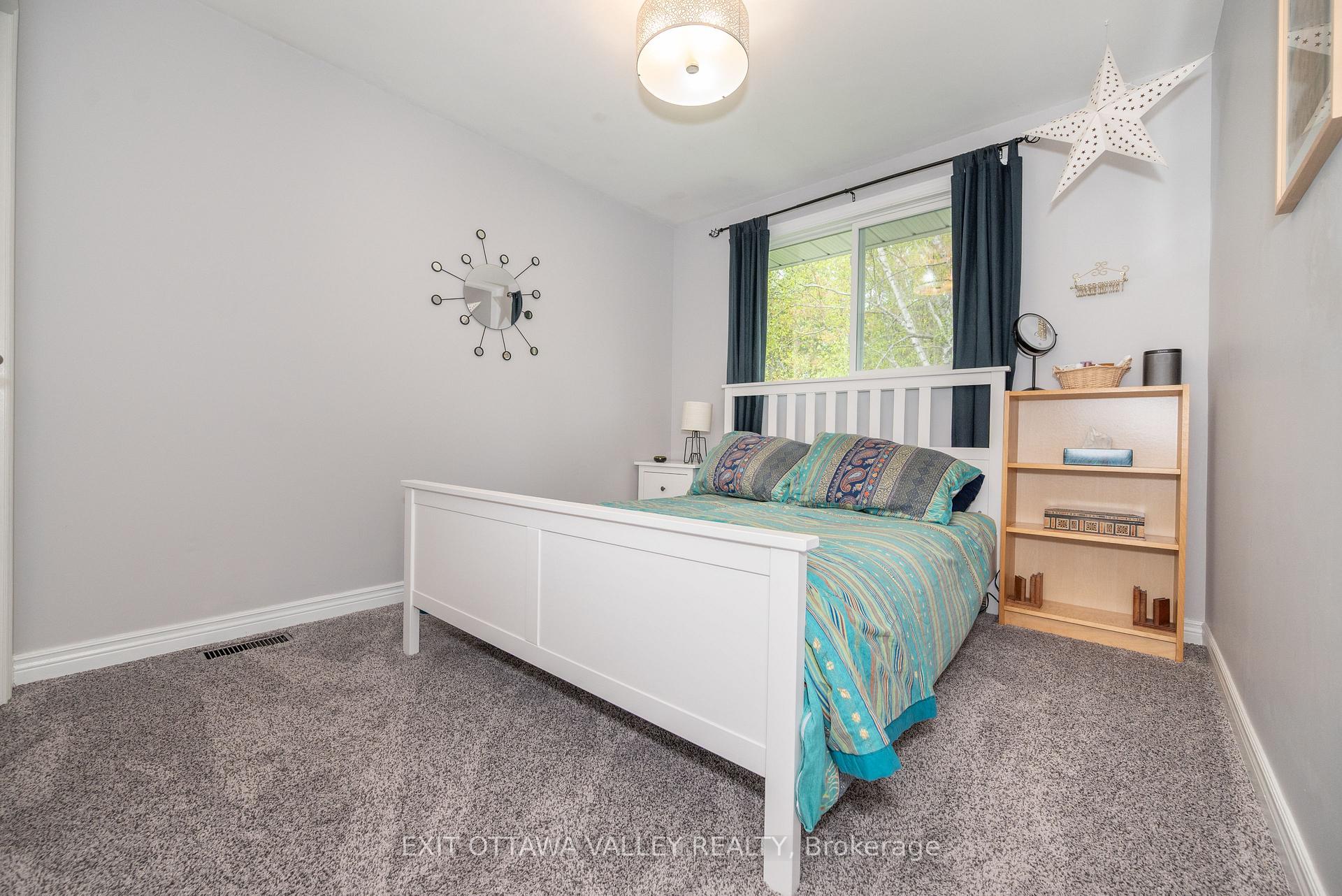 Photo 16 of 127 Frontenac Crescent, Deep River — HOMEH