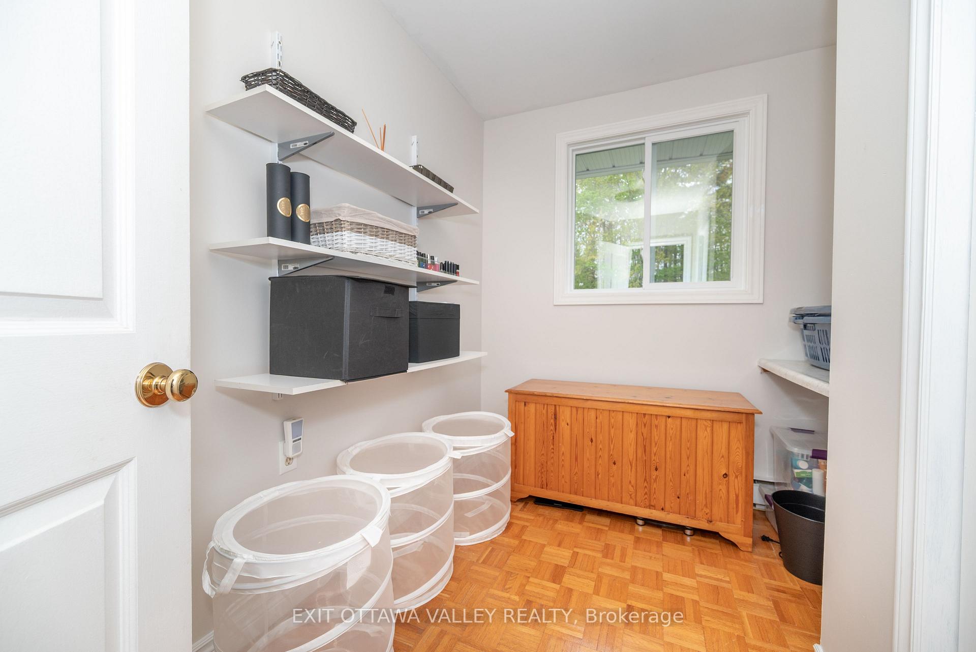 Photo 17 of 127 Frontenac Crescent, Deep River — HOMEH