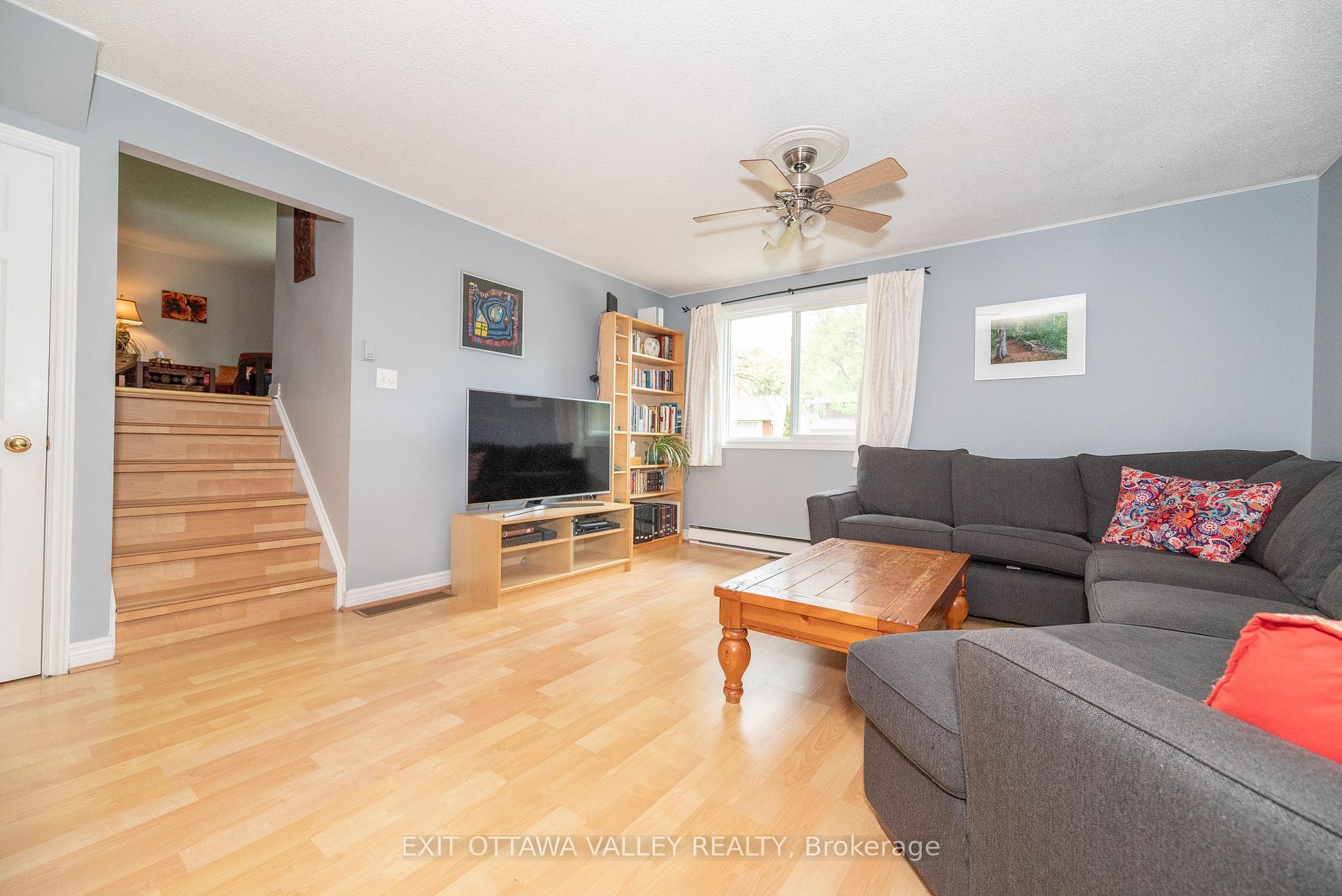 Photo 21 of 127 Frontenac Crescent, Deep River — HOMEH