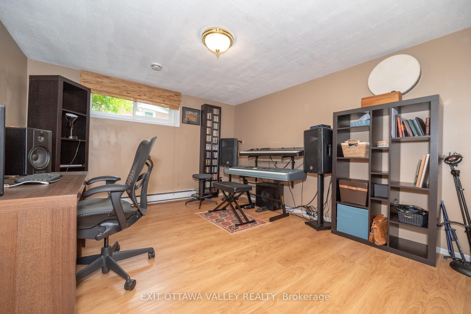 Photo 26 of 127 Frontenac Crescent, Deep River — HOMEH