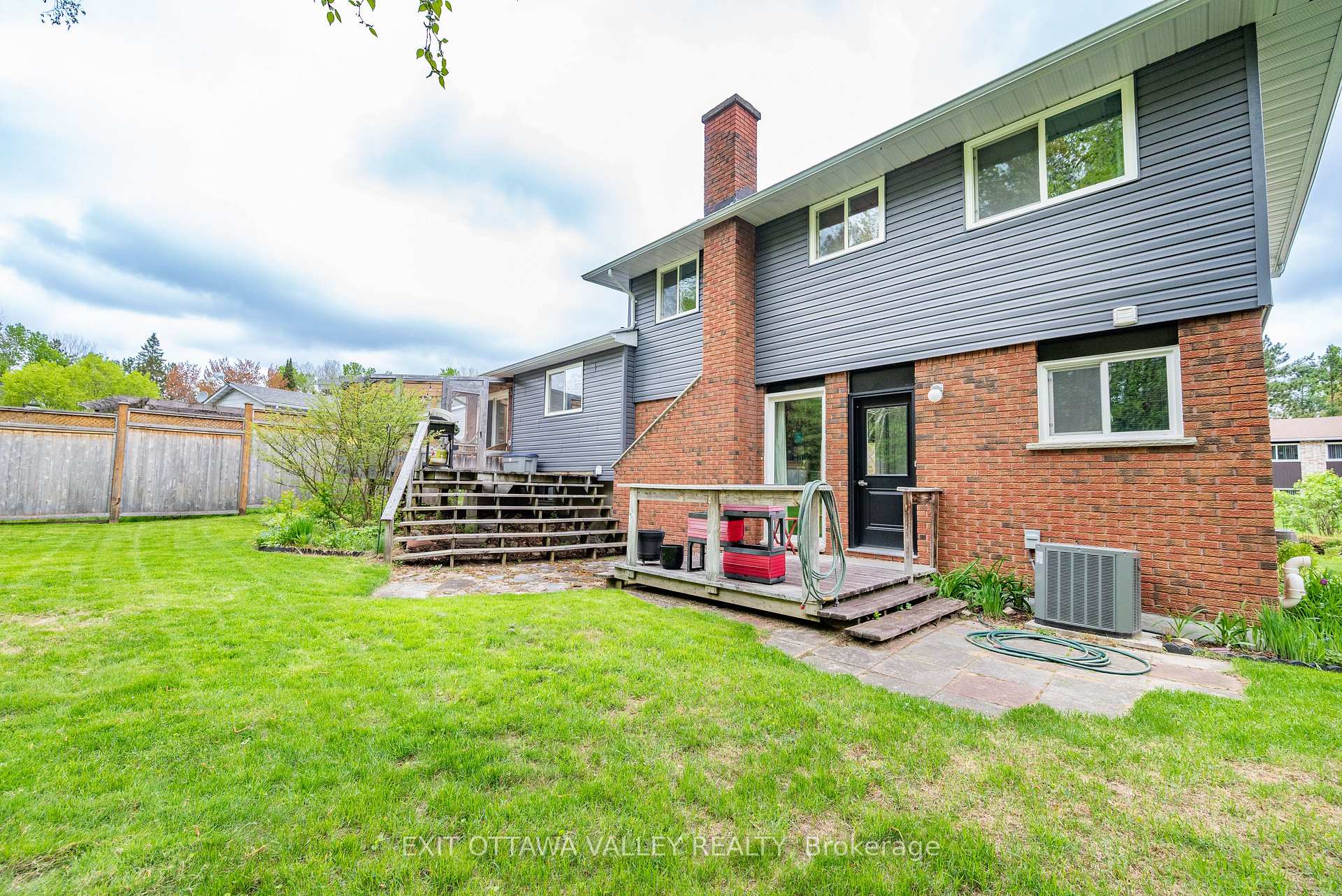 Photo 29 of 127 Frontenac Crescent, Deep River — HOMEH