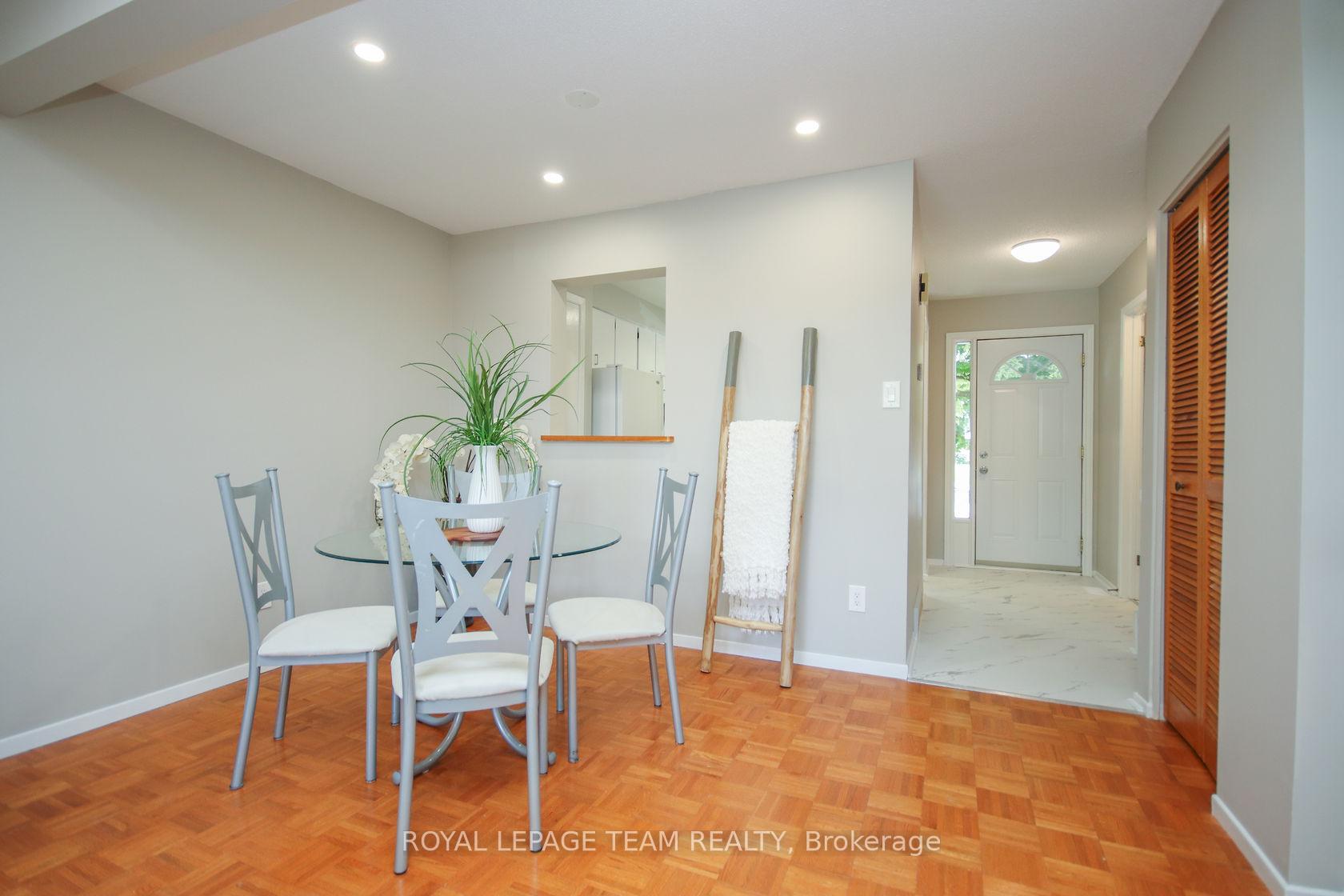Photo 6 of Unit 203, 1427 Palmerston Drive, Ottawa, Carson Grove — HOMEH