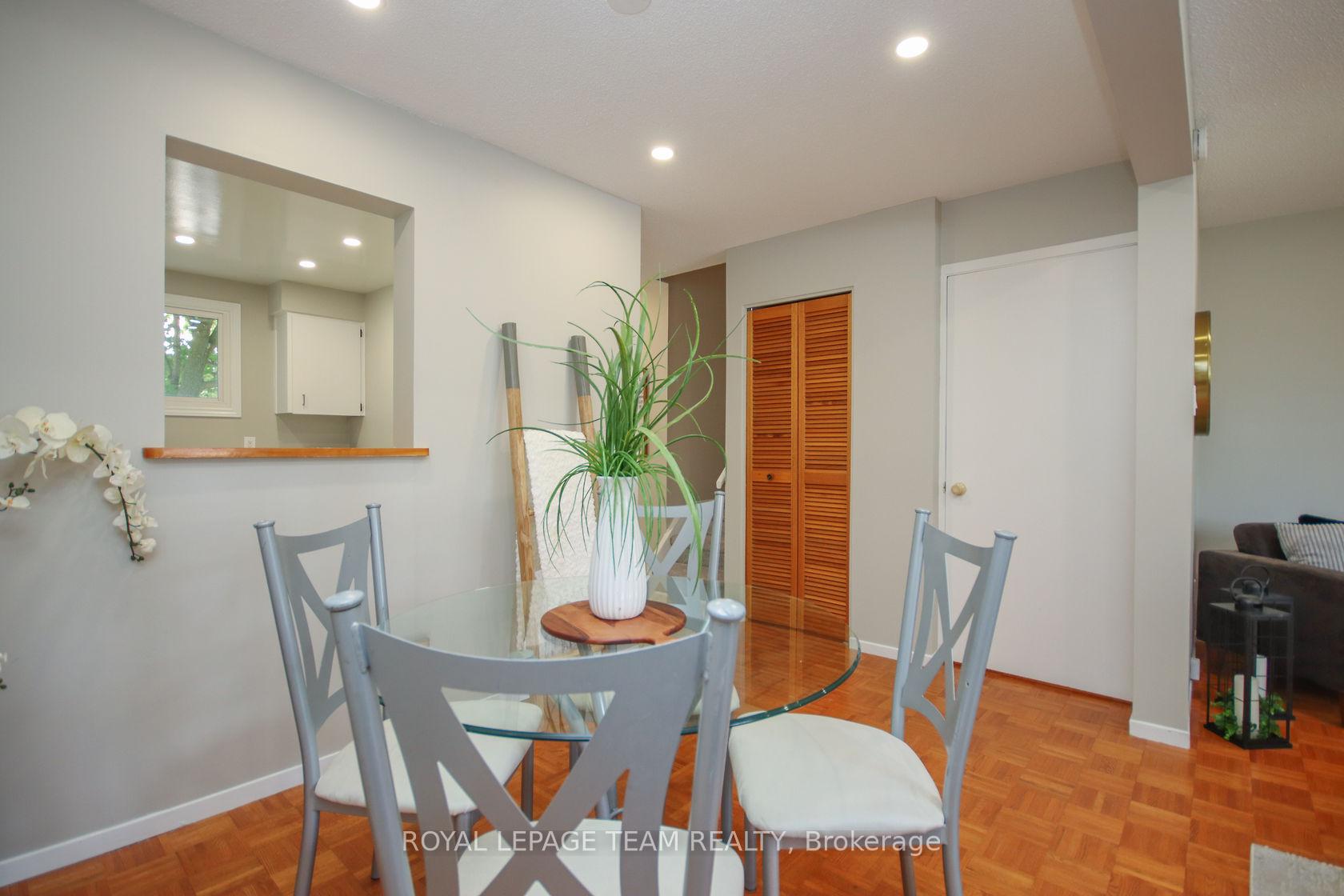 Photo 7 of Unit 203, 1427 Palmerston Drive, Ottawa, Carson Grove — HOMEH