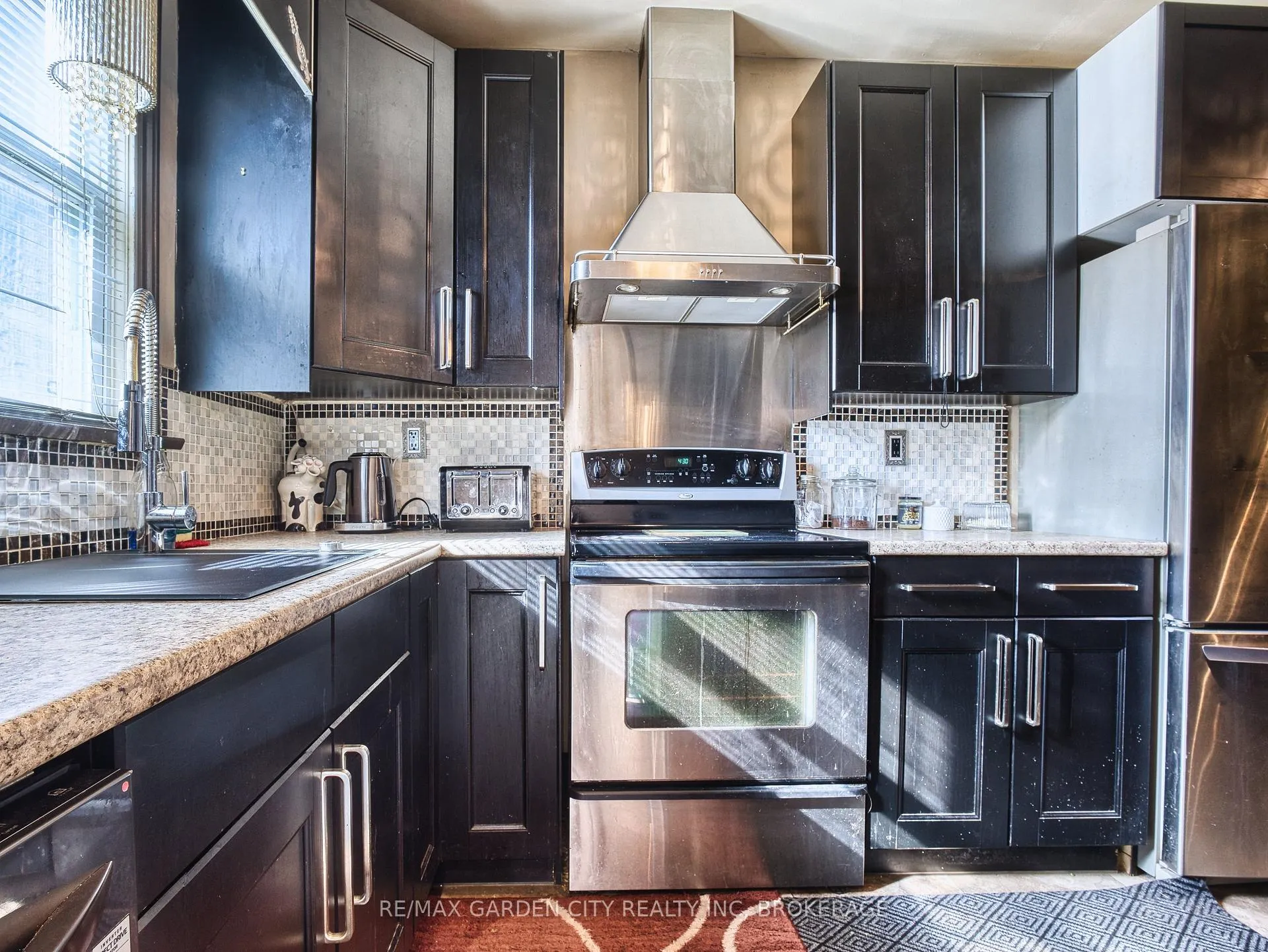 Photo 14 of 37 Kernahan Street, St. Catharines, Downtown — HOMEH