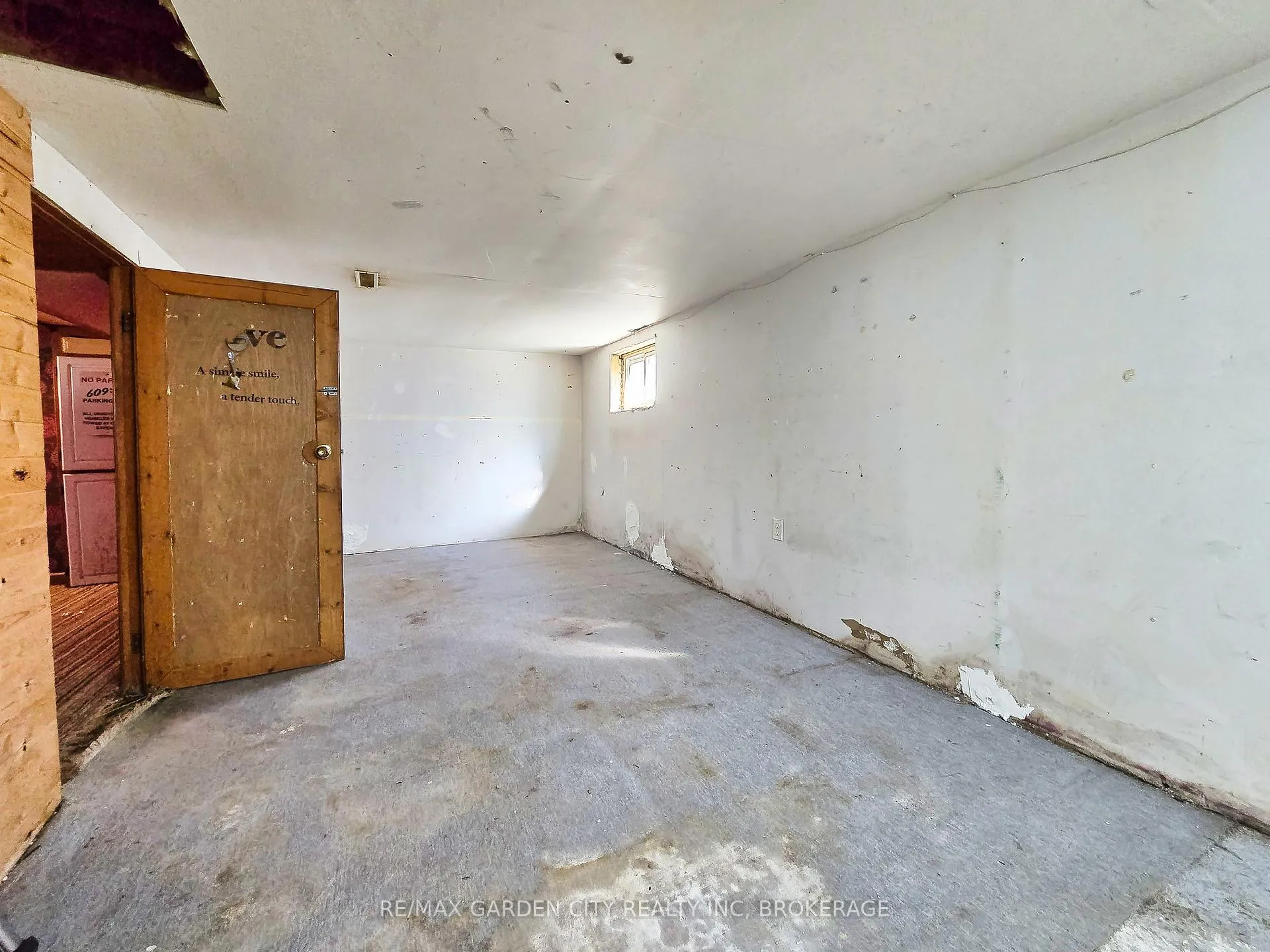 Photo 24 of 37 Kernahan Street, St. Catharines, Downtown — HOMEH