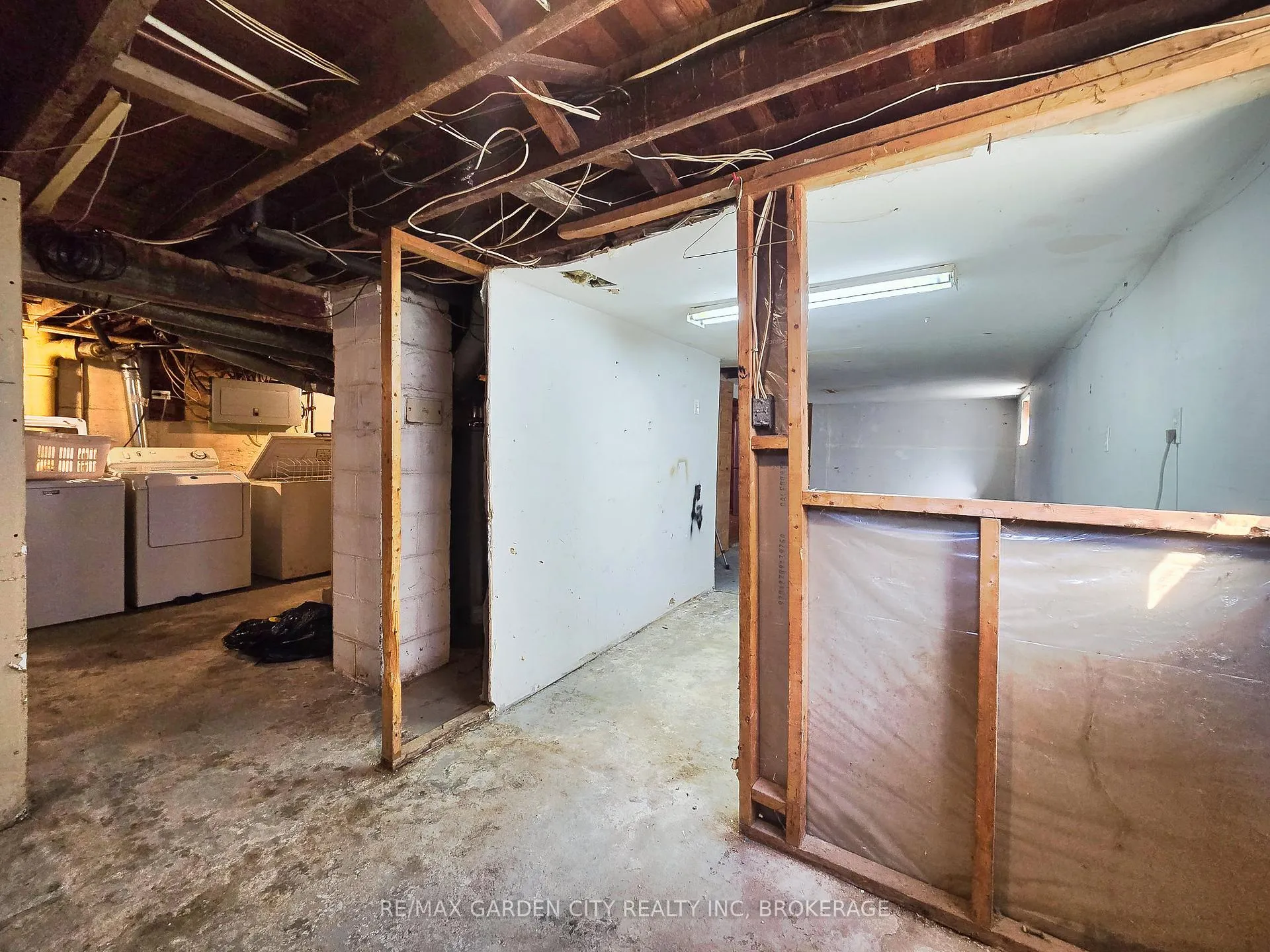Photo 36 of 37 Kernahan Street, St. Catharines, Downtown — HOMEH