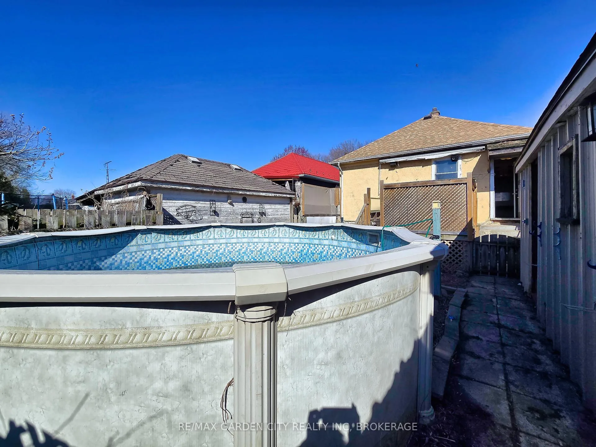 Photo 45 of 37 Kernahan Street, St. Catharines, Downtown — HOMEH