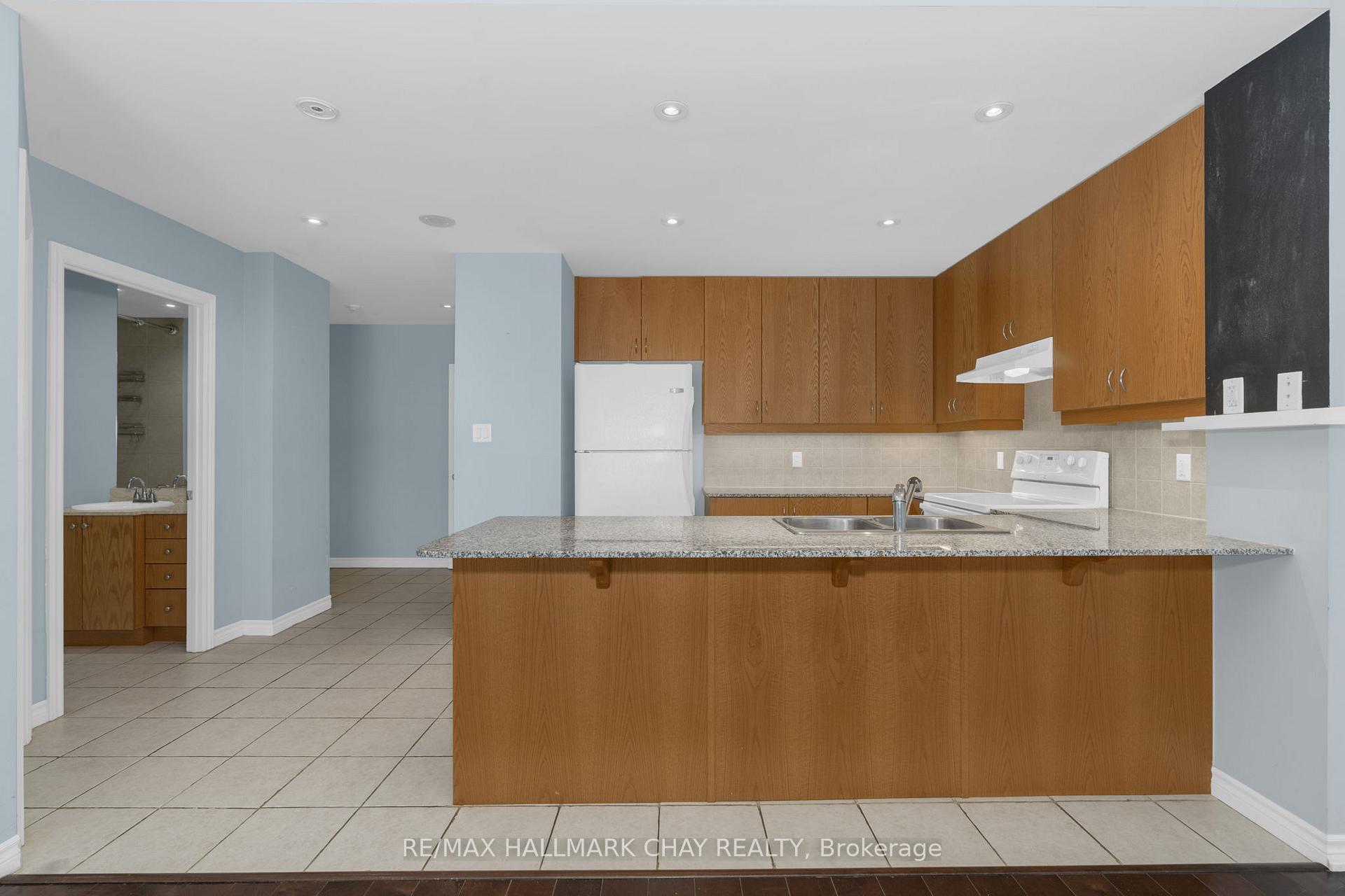 Photo 7 of Unit 603, 37 Ellen Street, Barrie, City Centre — HOMEH