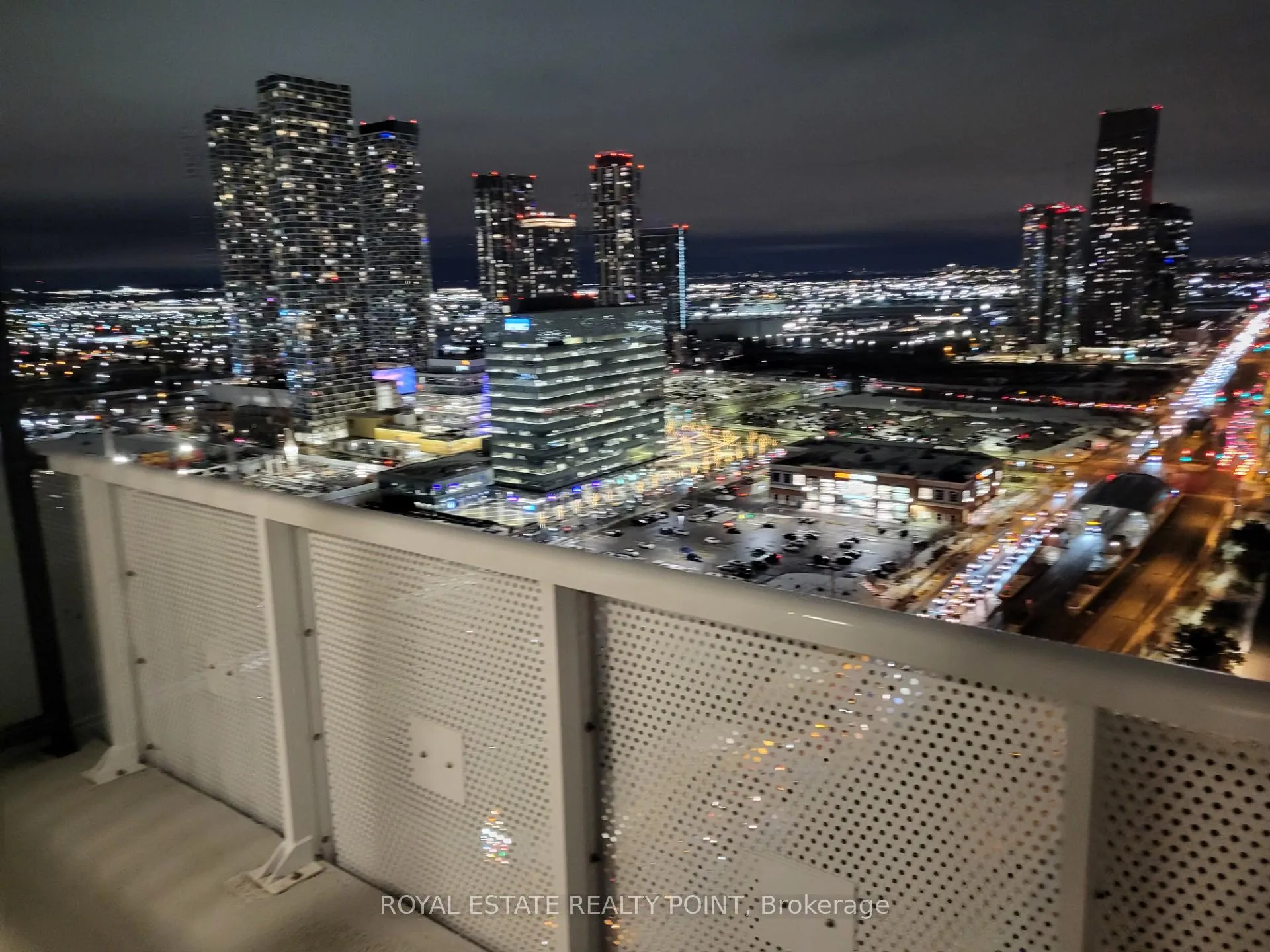 Photo 12 of Unit 3008, 8 Interchange Way, Vaughan, Vaughan Corporate Centre — HOMEH