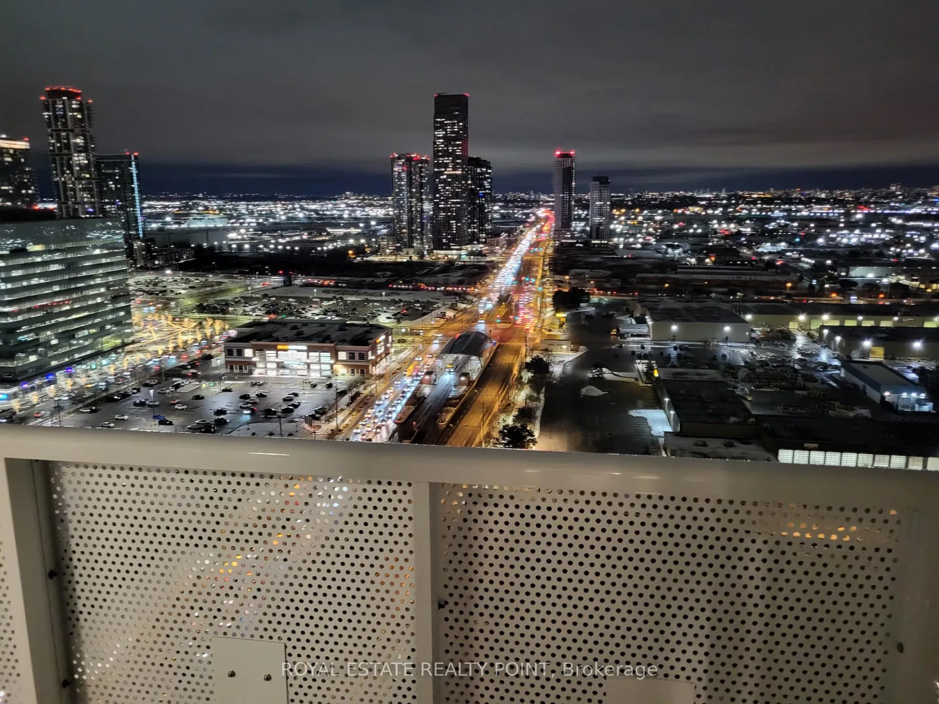 Photo 13 of Unit 3008, 8 Interchange Way, Vaughan, Vaughan Corporate Centre — HOMEH