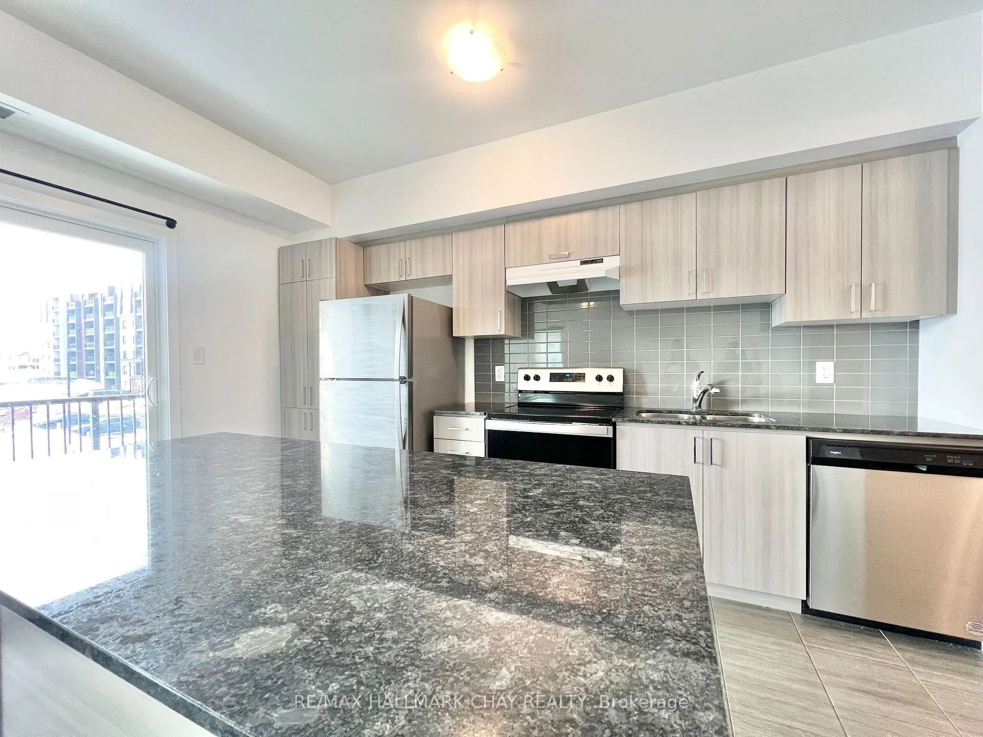 Photo 3 of Unit 201, 1 Chef Lane, Barrie, Rural Barrie Southeast — HOMEH