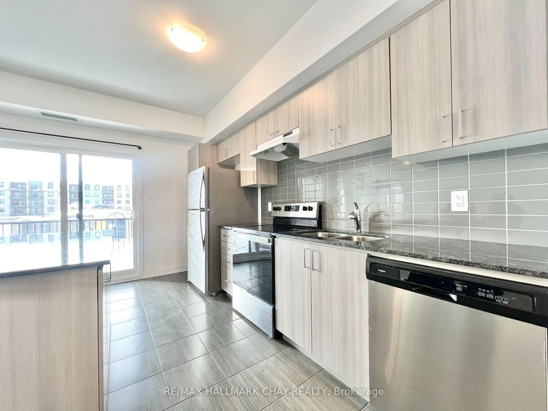 Photo 4 of Unit 201, 1 Chef Lane, Barrie, Rural Barrie Southeast — HOMEH
