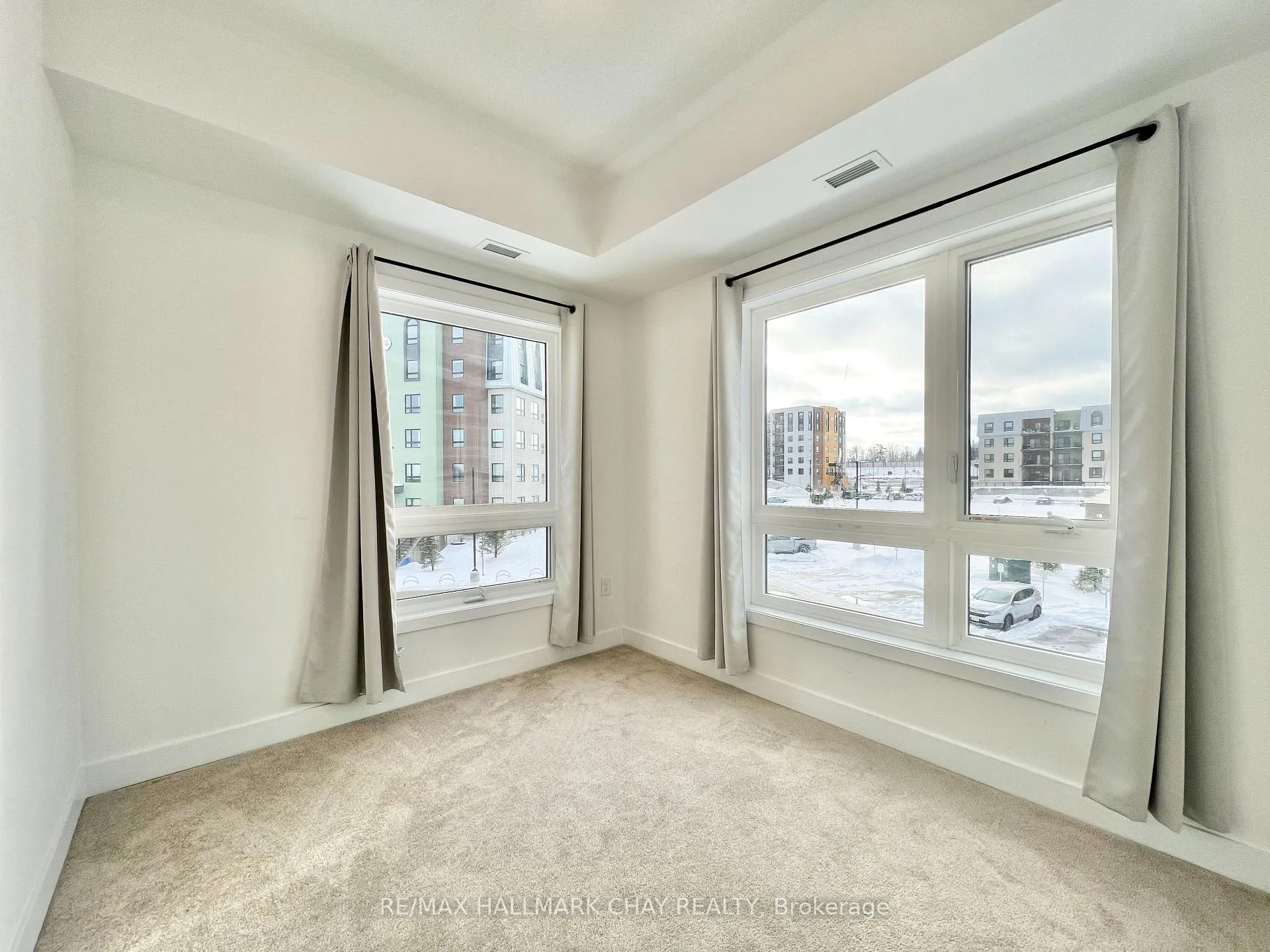 Photo 8 of Unit 201, 1 Chef Lane, Barrie, Rural Barrie Southeast — HOMEH