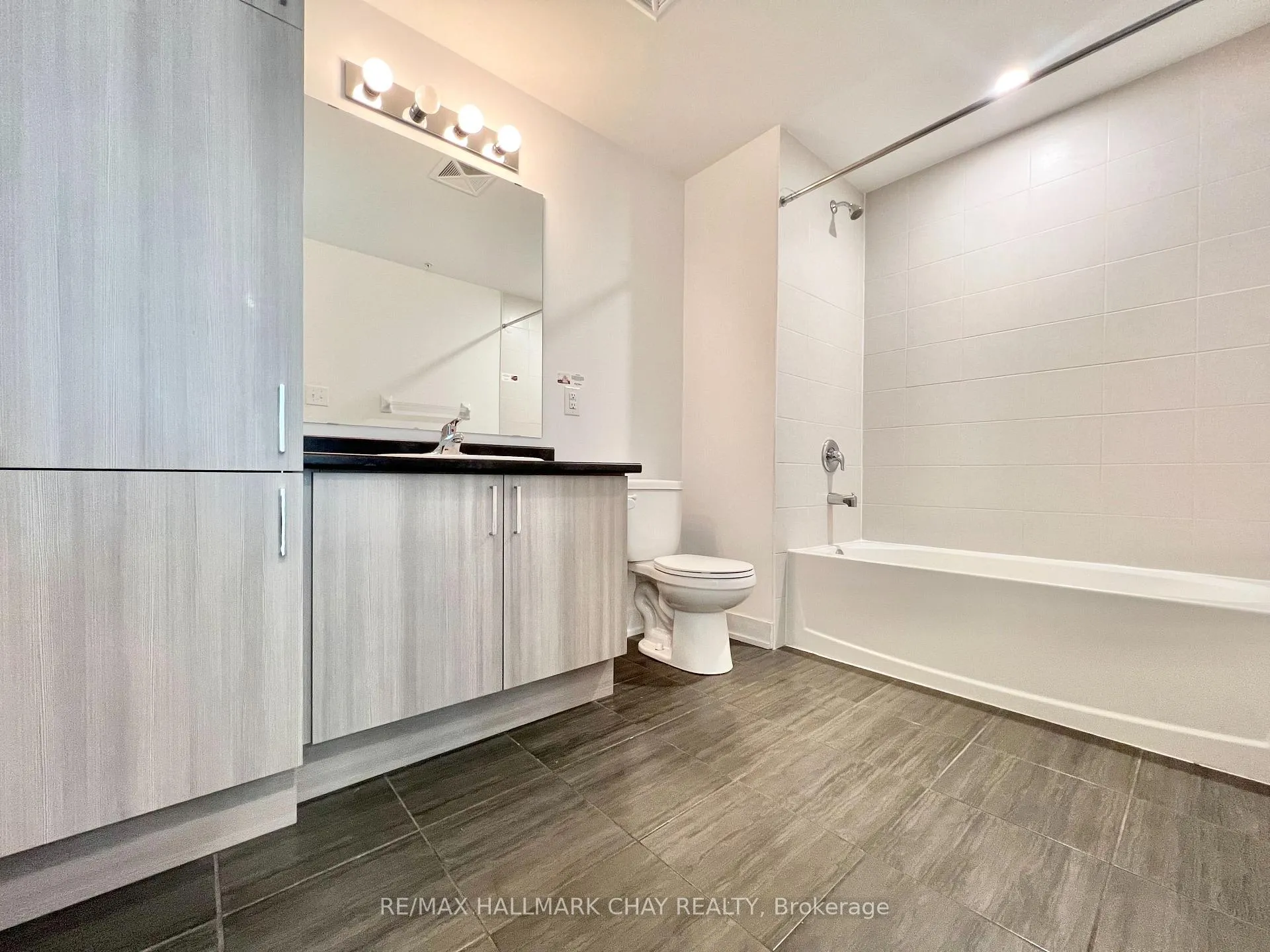 Photo 11 of Unit 201, 1 Chef Lane, Barrie, Rural Barrie Southeast — HOMEH