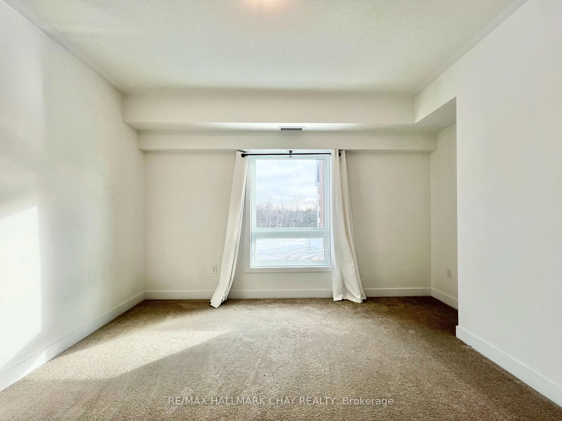Photo 14 of Unit 201, 1 Chef Lane, Barrie, Rural Barrie Southeast — HOMEH