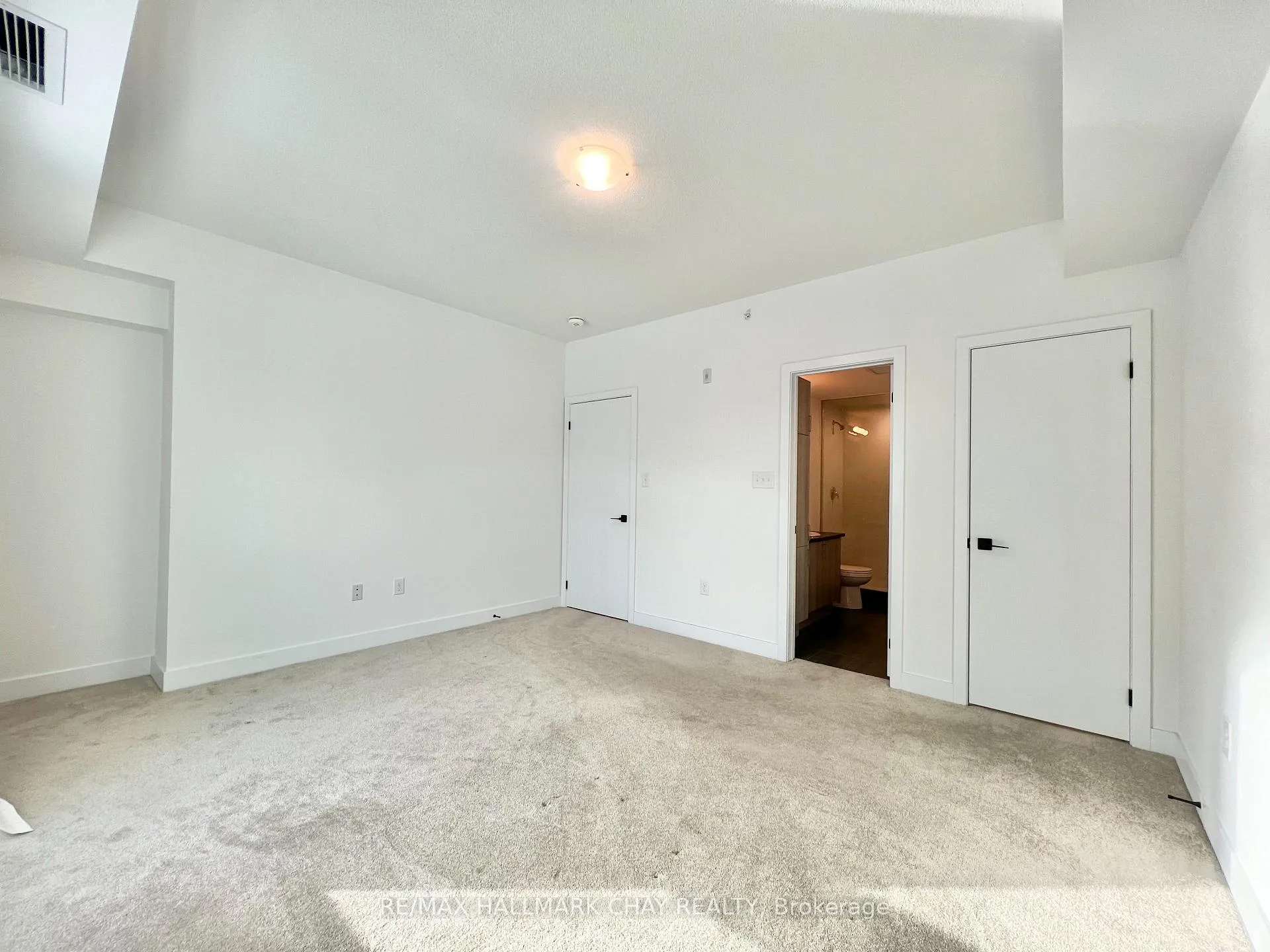 Photo 18 of Unit 201, 1 Chef Lane, Barrie, Rural Barrie Southeast — HOMEH