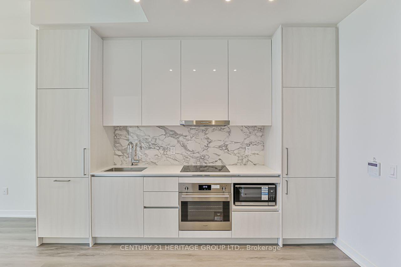 Photo 5 of Unit 6510, 225 Commerce Street, Vaughan, Vaughan Corporate Centre — HOMEH