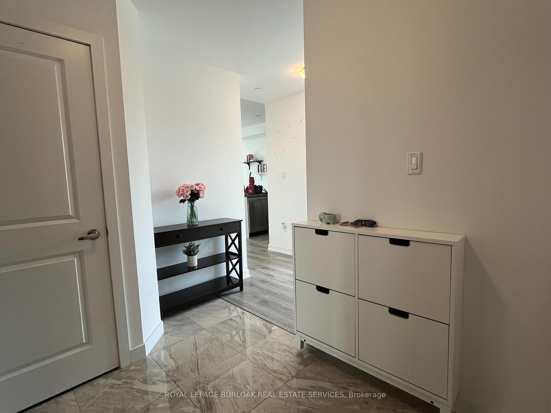 Photo 5 of Unit 210, 101 Shoreview Place, Hamilton, Lakeshore — HOMEH
