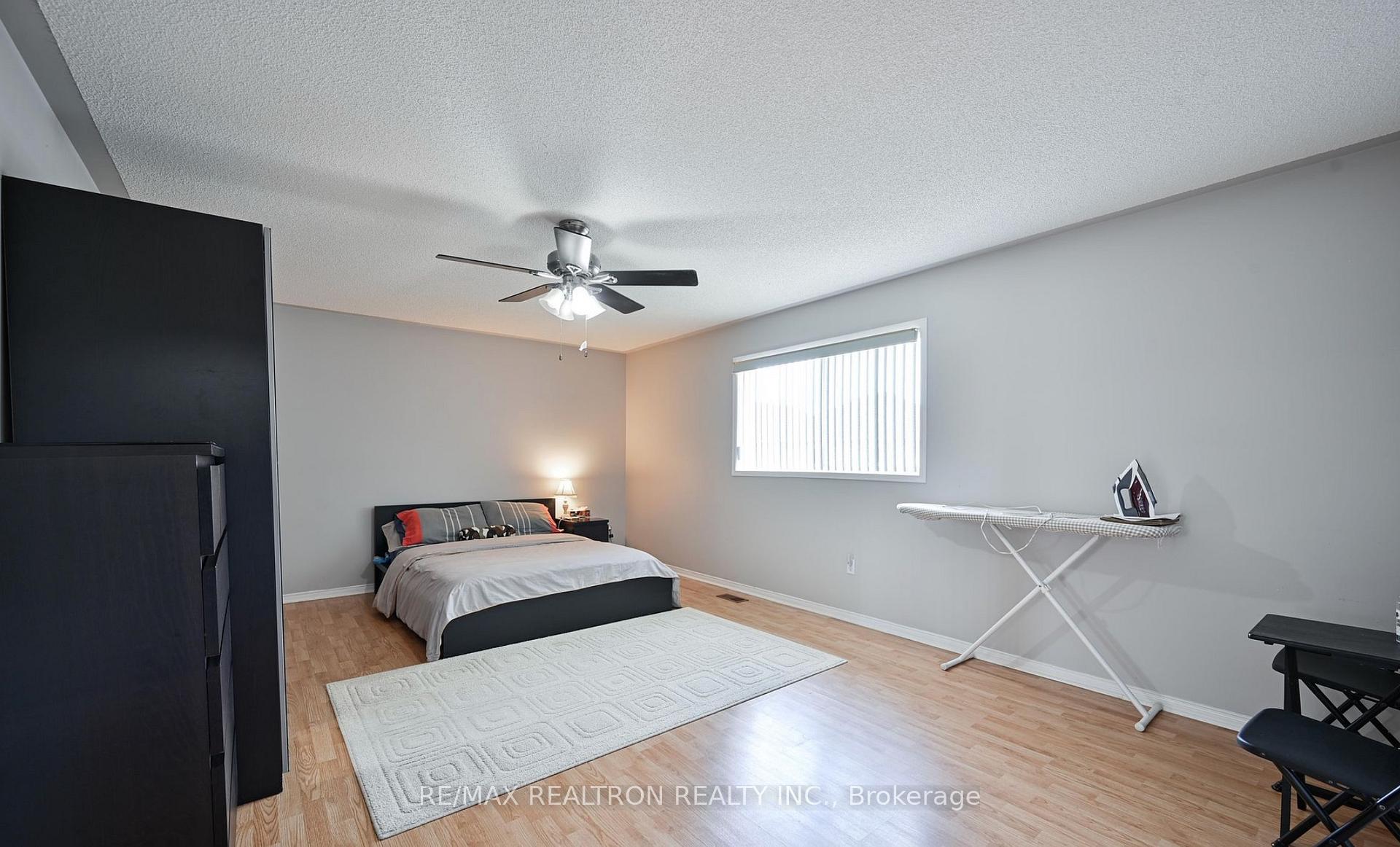Photo 8 of 61 Fallstar Crescent, Brampton, Fletcher's Meadow — HOMEH