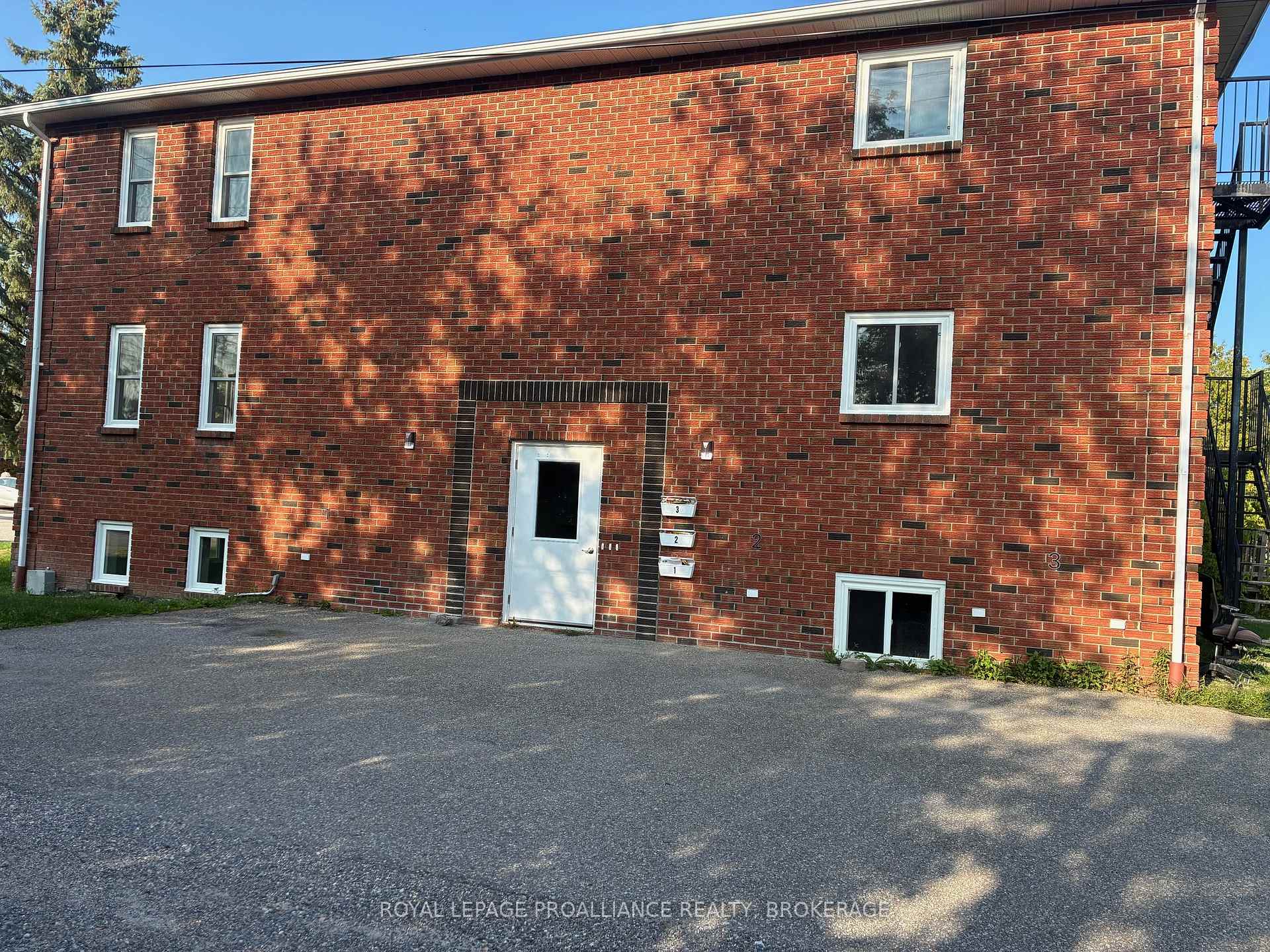 Photo 1 of 565 Emma Street, Gananoque — HOMEH
