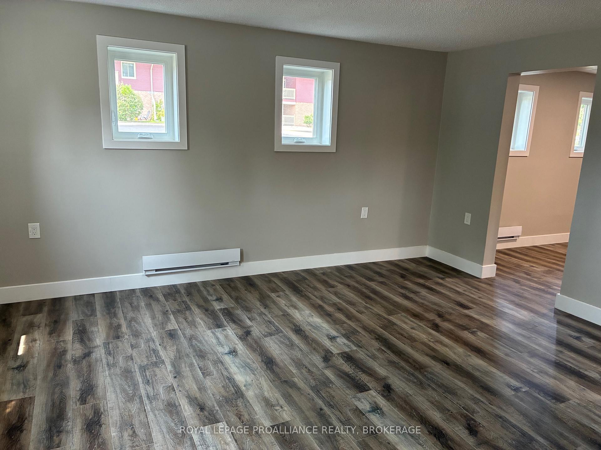 Photo 4 of 565 Emma Street, Gananoque — HOMEH