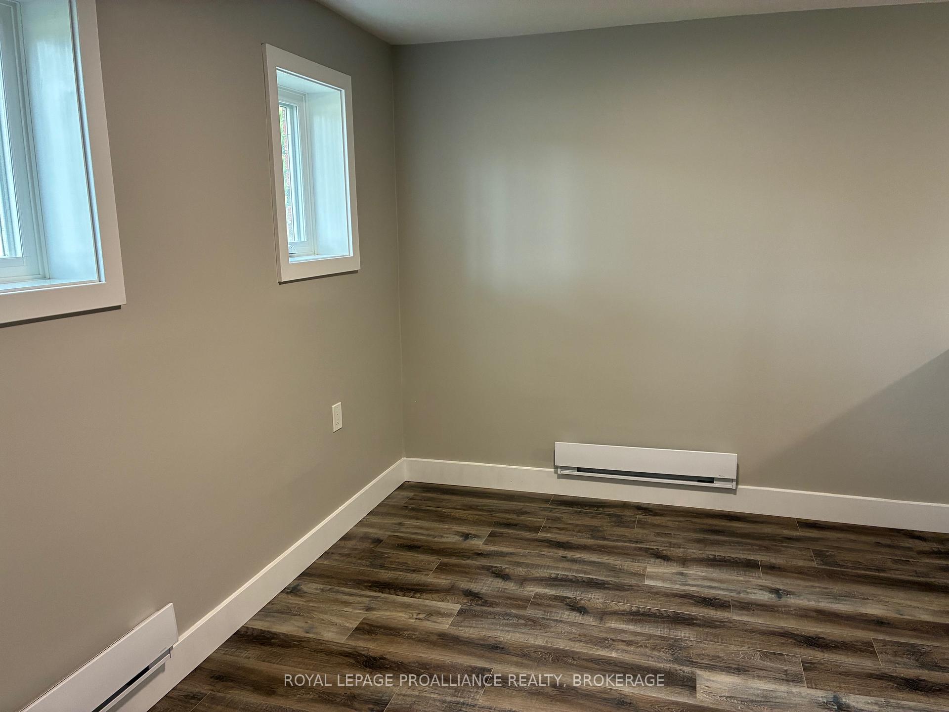 Photo 5 of 565 Emma Street, Gananoque — HOMEH