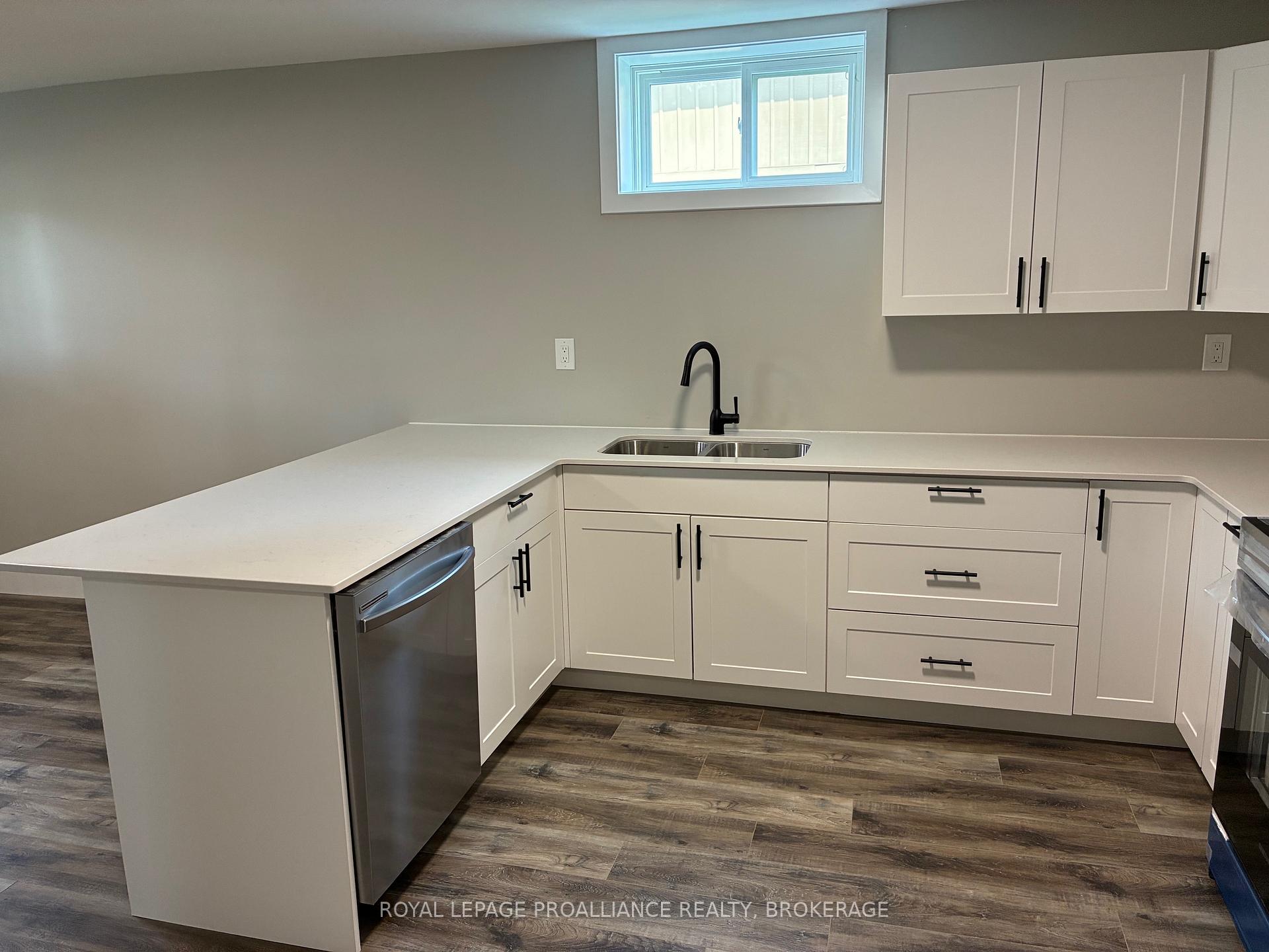 Photo 8 of 565 Emma Street, Gananoque — HOMEH