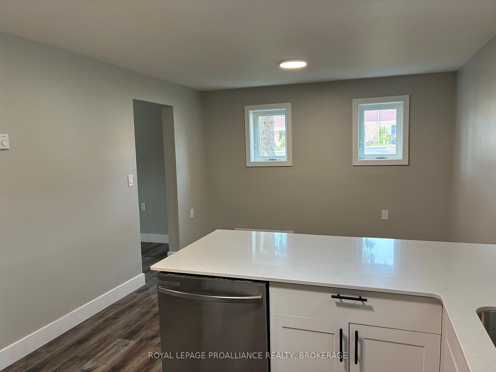 Photo 10 of 565 Emma Street, Gananoque — HOMEH