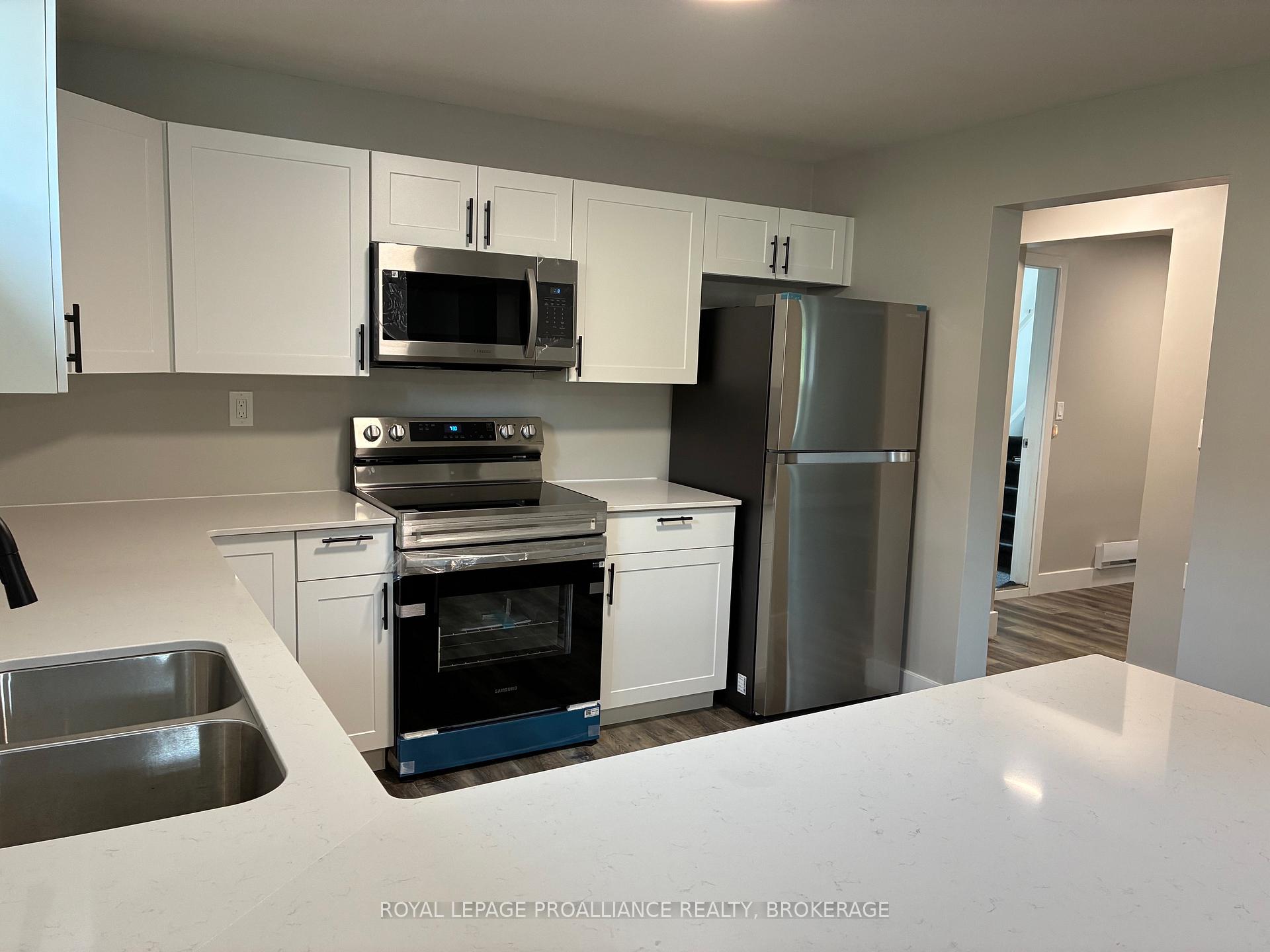 Photo 13 of 565 Emma Street, Gananoque — HOMEH