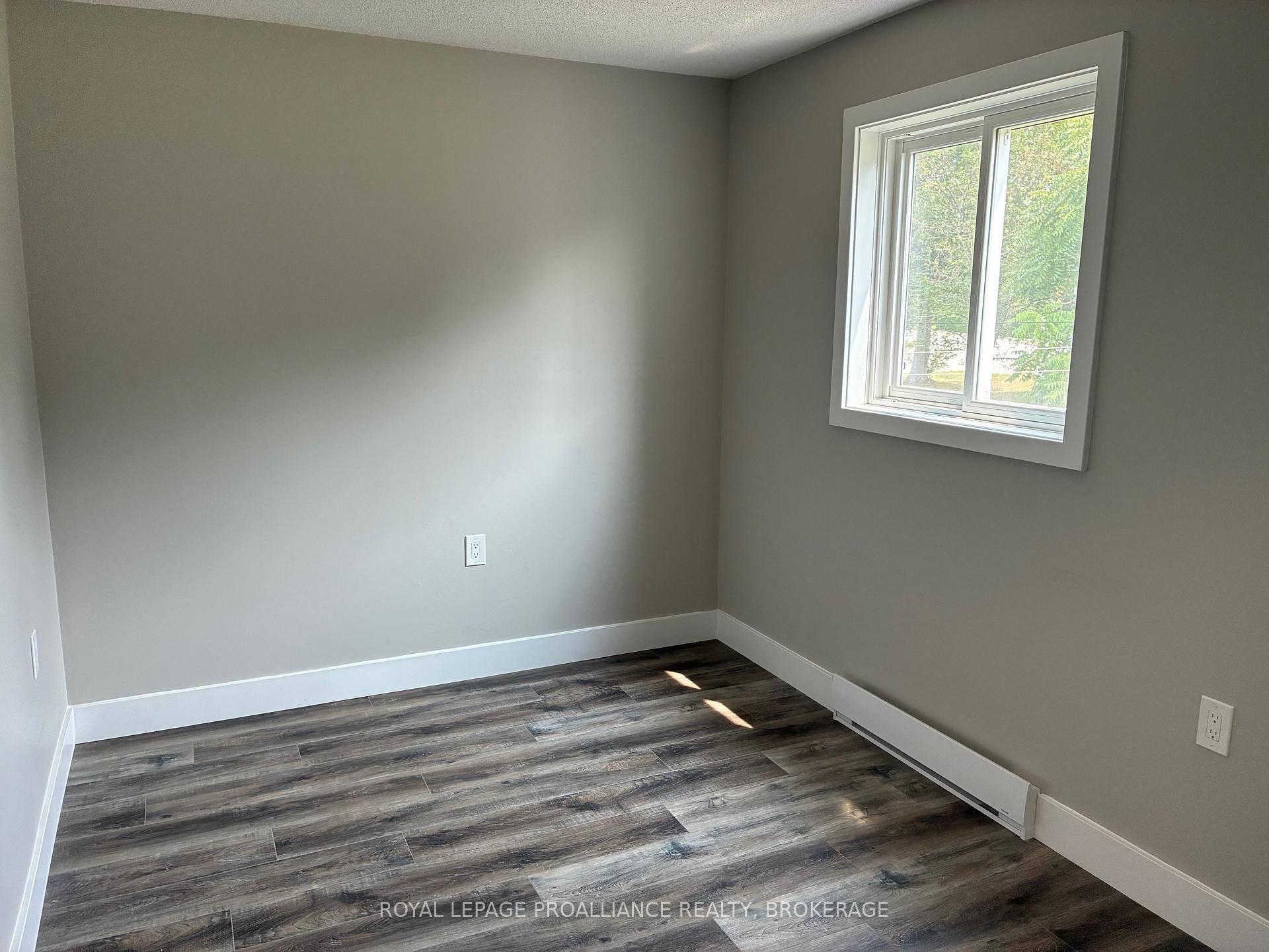 Photo 28 of 565 Emma Street, Gananoque — HOMEH