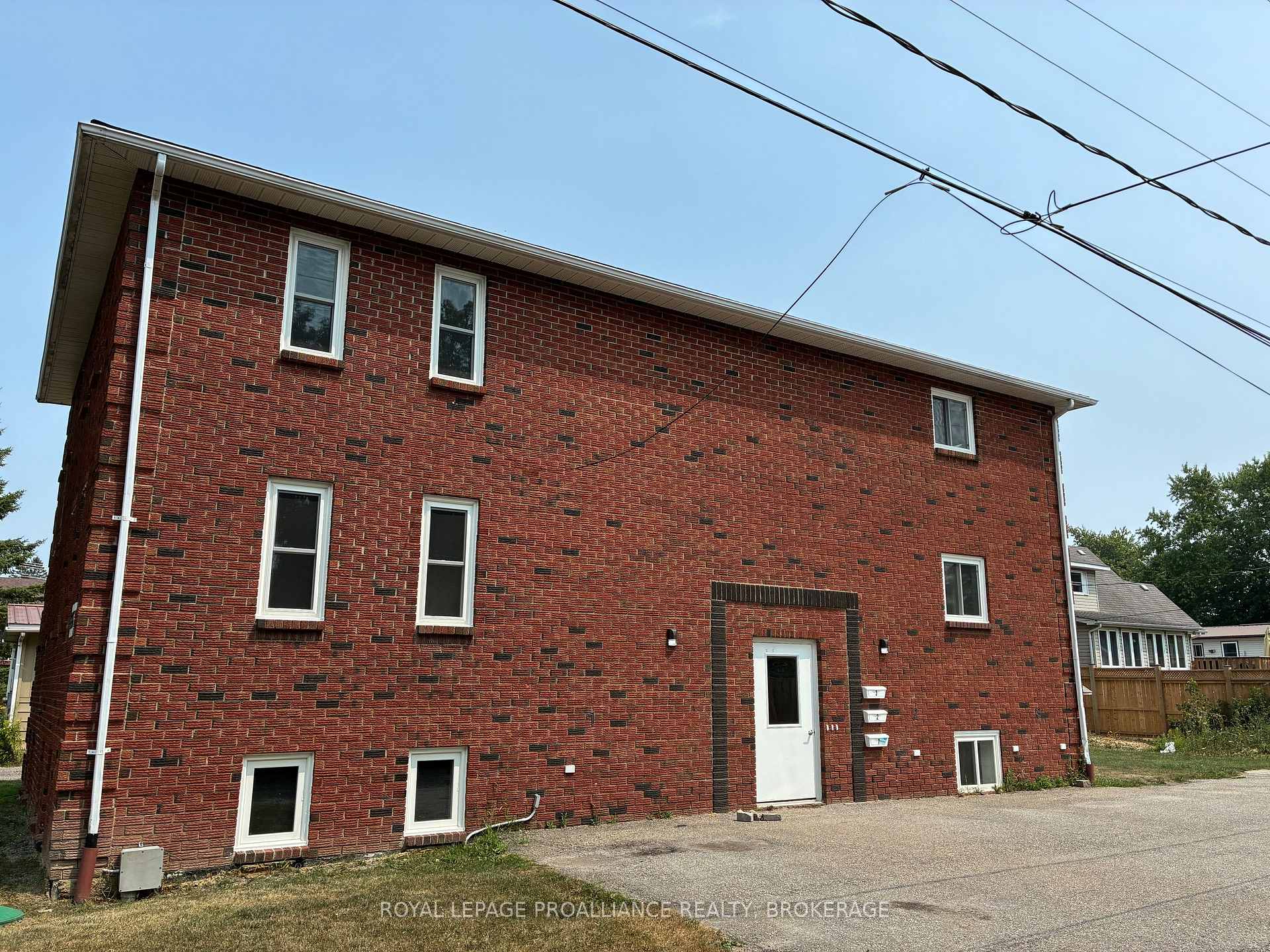 Photo 31 of 565 Emma Street, Gananoque — HOMEH