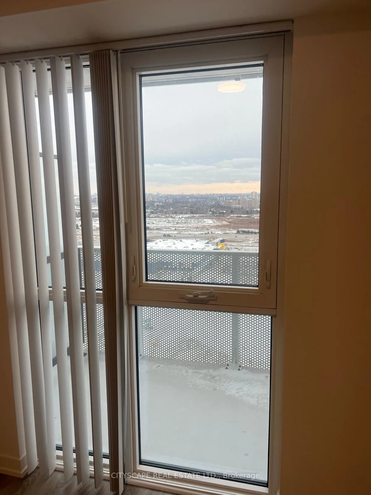 Photo 6 of Unit 3305, 195 Commerce Street, Vaughan, Vaughan Corporate Centre — HOMEH