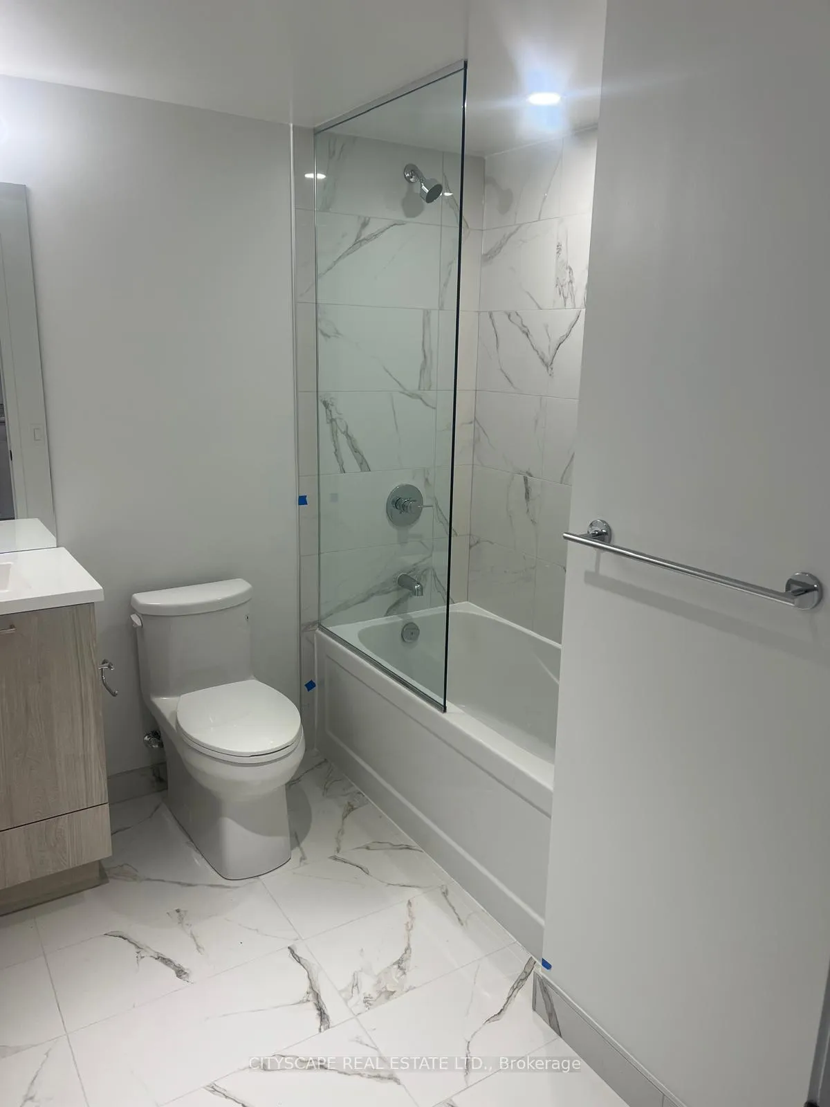 Photo 12 of Unit 3305, 195 Commerce Street, Vaughan, Vaughan Corporate Centre — HOMEH