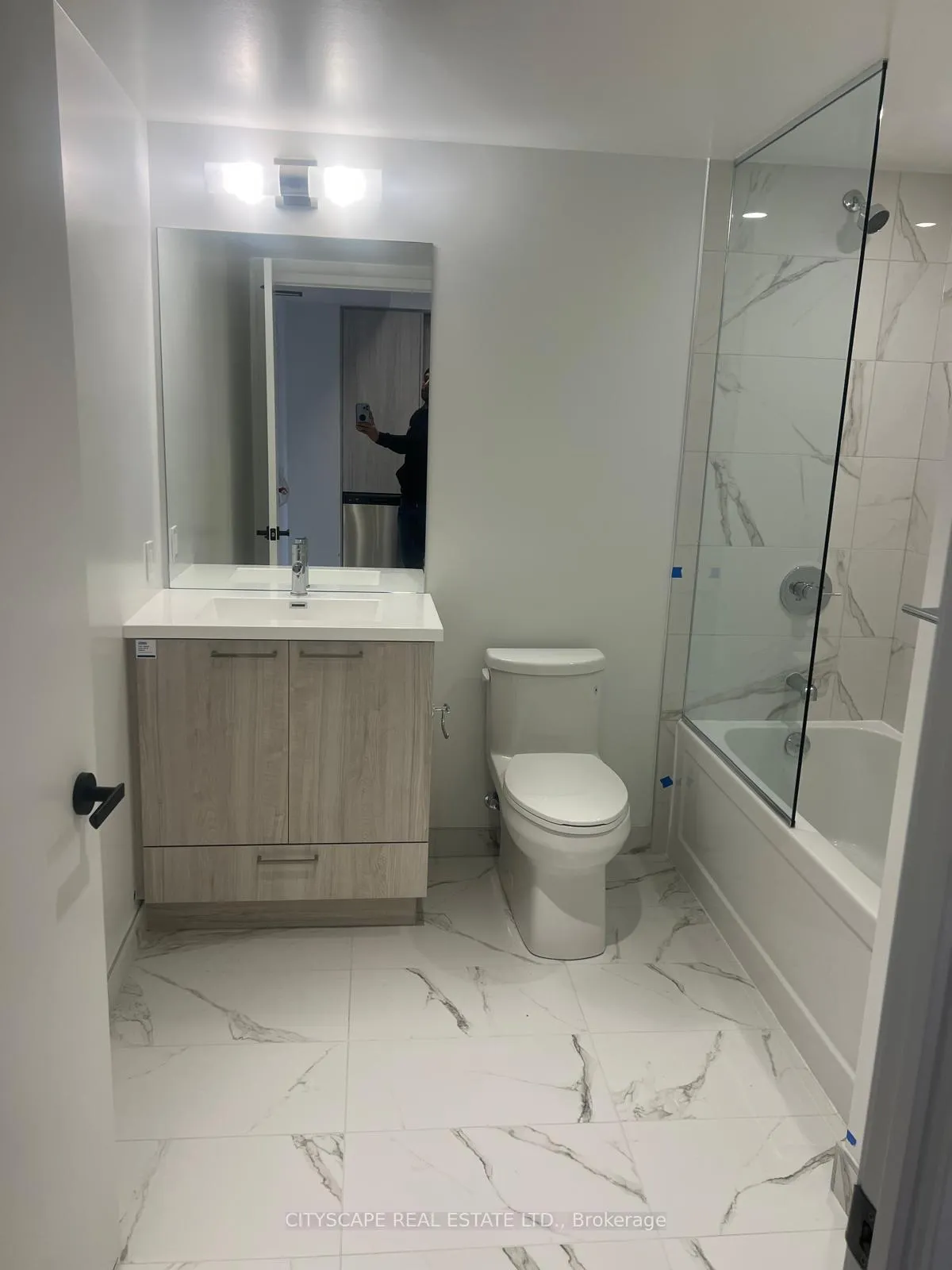 Photo 13 of Unit 3305, 195 Commerce Street, Vaughan, Vaughan Corporate Centre — HOMEH