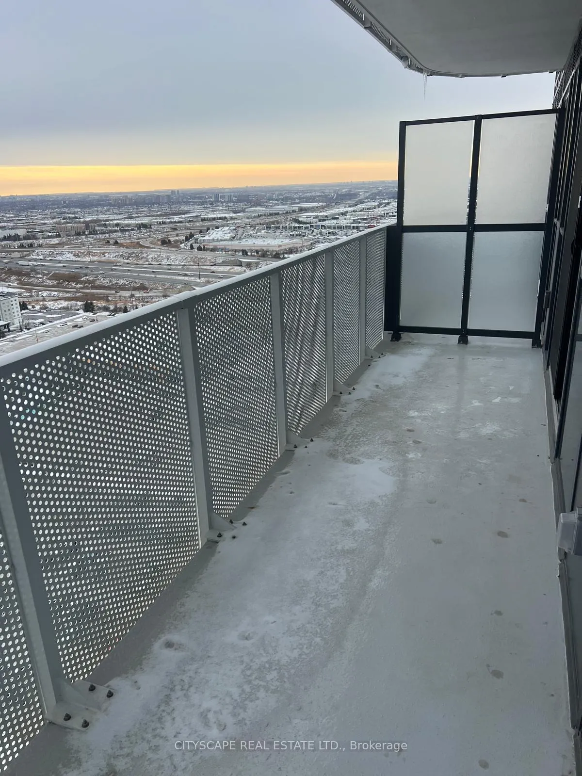 Photo 17 of Unit 3305, 195 Commerce Street, Vaughan, Vaughan Corporate Centre — HOMEH